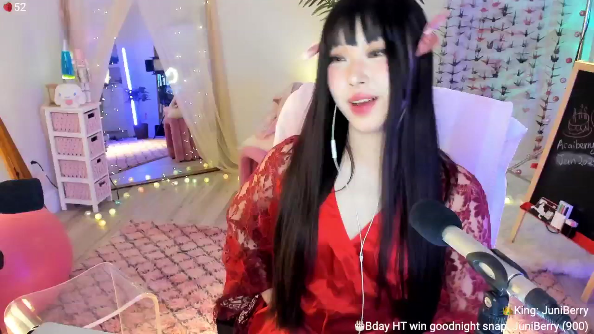 Gallery image thumbnail from AcaiBerry's myfreecams stream on, 01/30/2025, 06:58 image 6 of 20