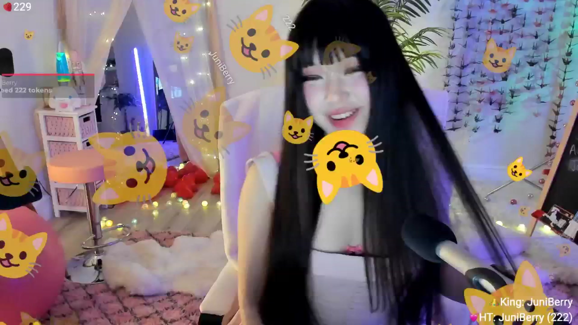 Gallery image thumbnail from AcaiBerry's myfreecams stream on, 02/13/2025, 06:38 image 3 of 20