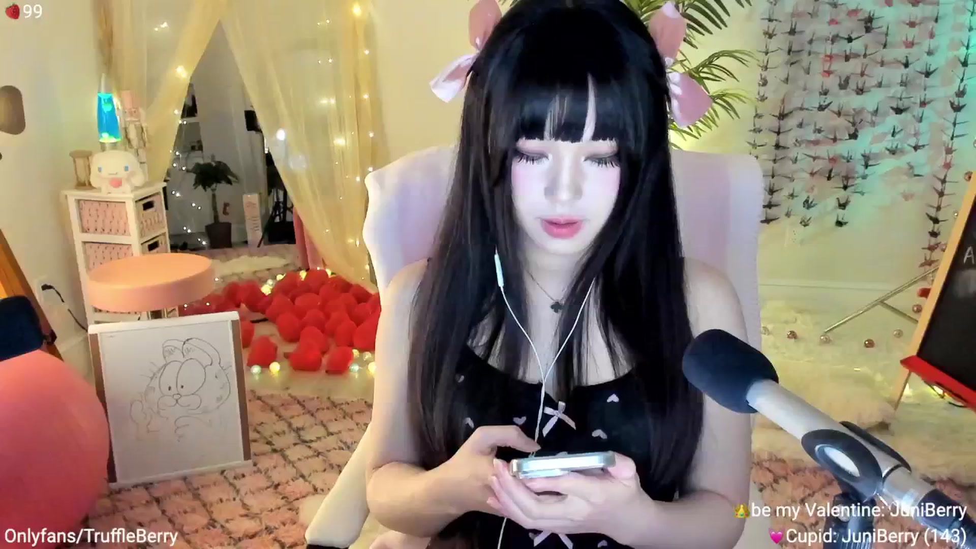 Gallery image thumbnail from AcaiBerry's myfreecams stream on, 02/23/2025, 07:10 image 1 of 20