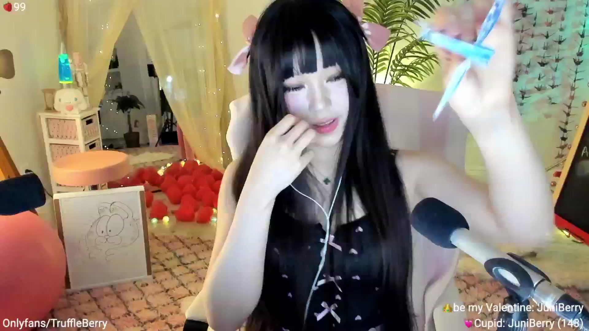 Gallery image thumbnail from AcaiBerry's myfreecams stream on, 02/23/2025, 07:10 image 3 of 20