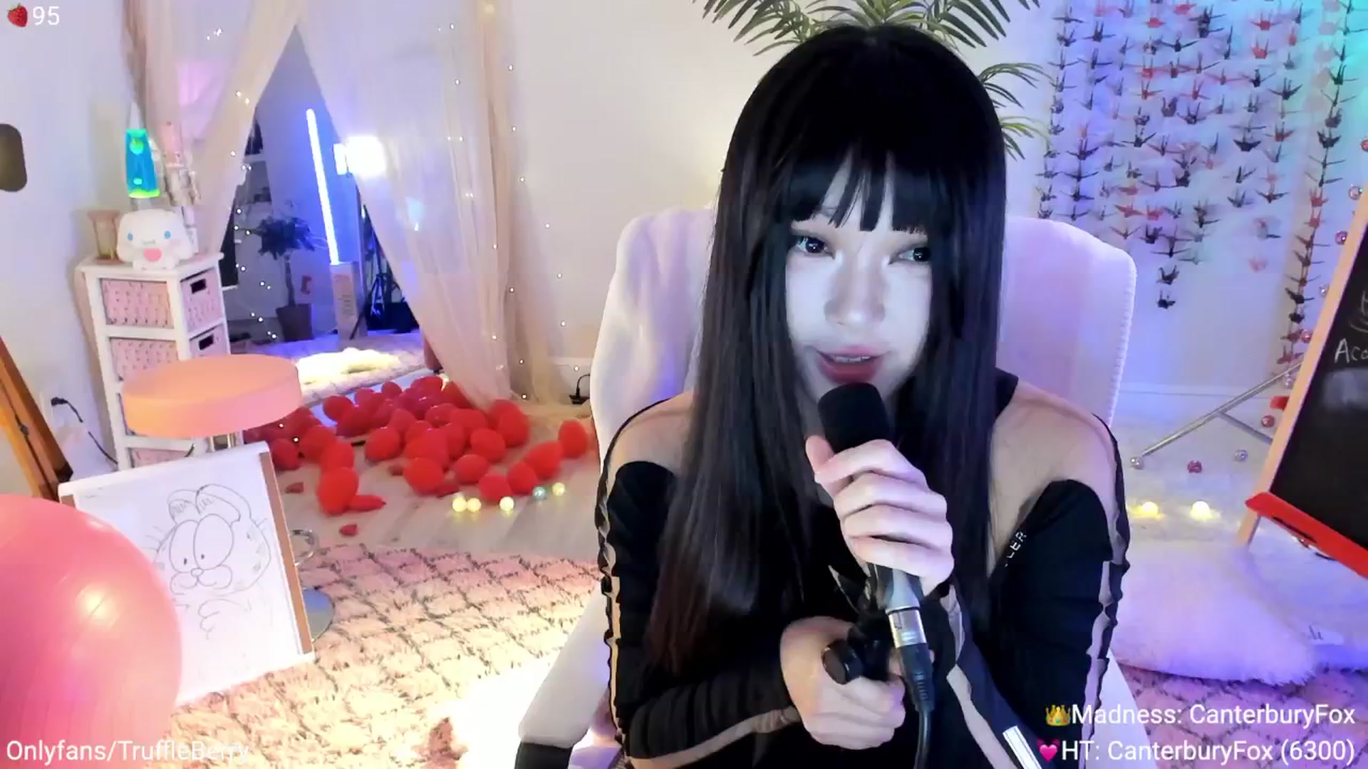 Gallery image thumbnail from AcaiBerry's myfreecams stream on, 03/02/2025, 07:03 image 11 of 20