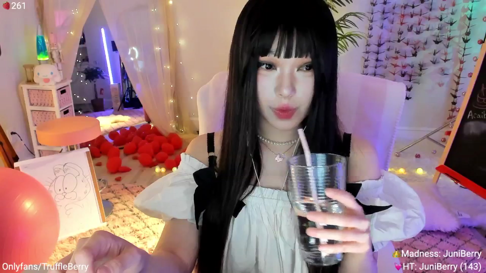 Gallery image thumbnail from AcaiBerry's myfreecams stream on, 03/02/2025, 07:03 image 3 of 20