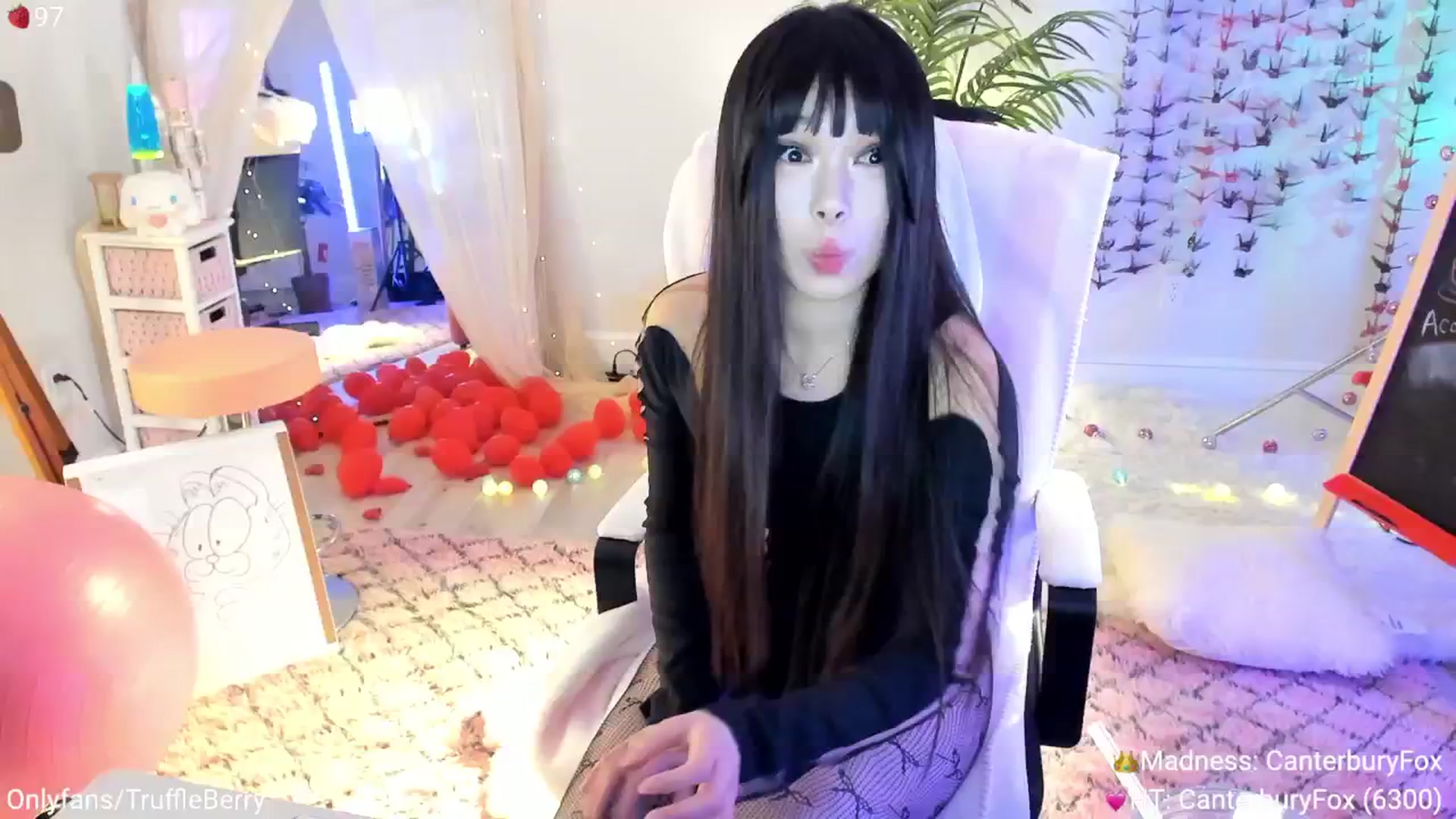 Gallery image thumbnail from AcaiBerry's myfreecams stream on, 03/02/2025, 07:03 image 8 of 20