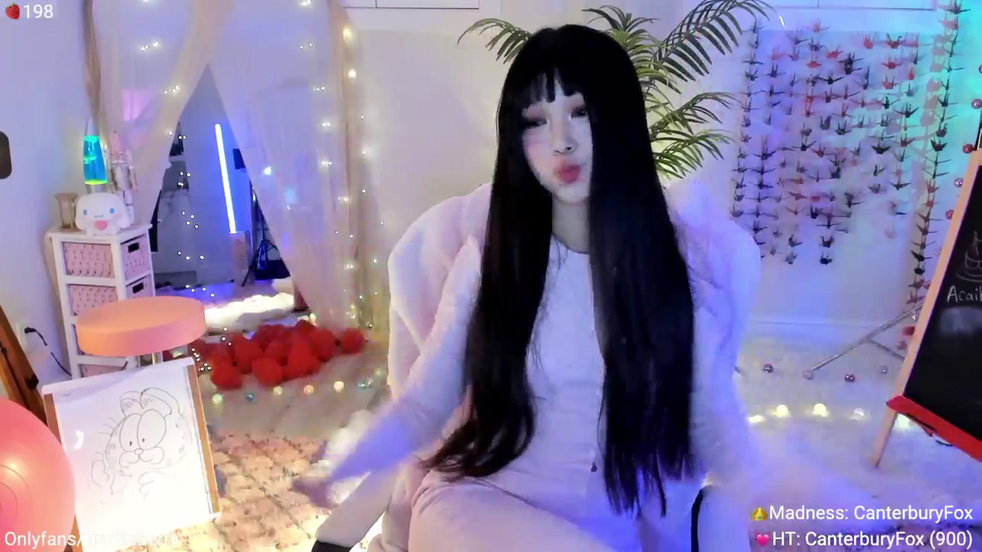 Gallery image thumbnail from AcaiBerry's myfreecams stream on, 03/06/2025, 05:21 image 11 of 20