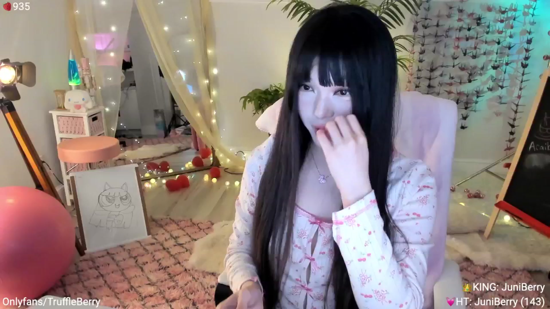 Gallery image thumbnail from AcaiBerry's myfreecams stream on, 04/03/2025, 04:04 image 1 of 20