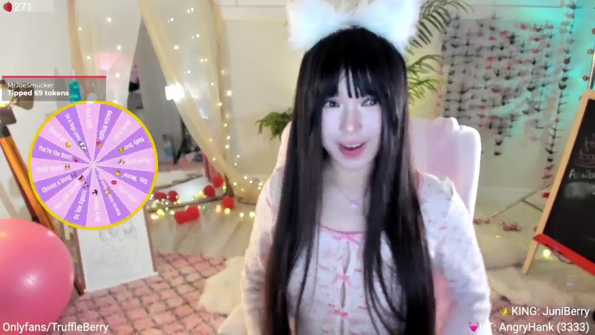 Gallery image thumbnail from AcaiBerry's myfreecams stream on, 04/03/2025, 04:56 image 4 of 20
