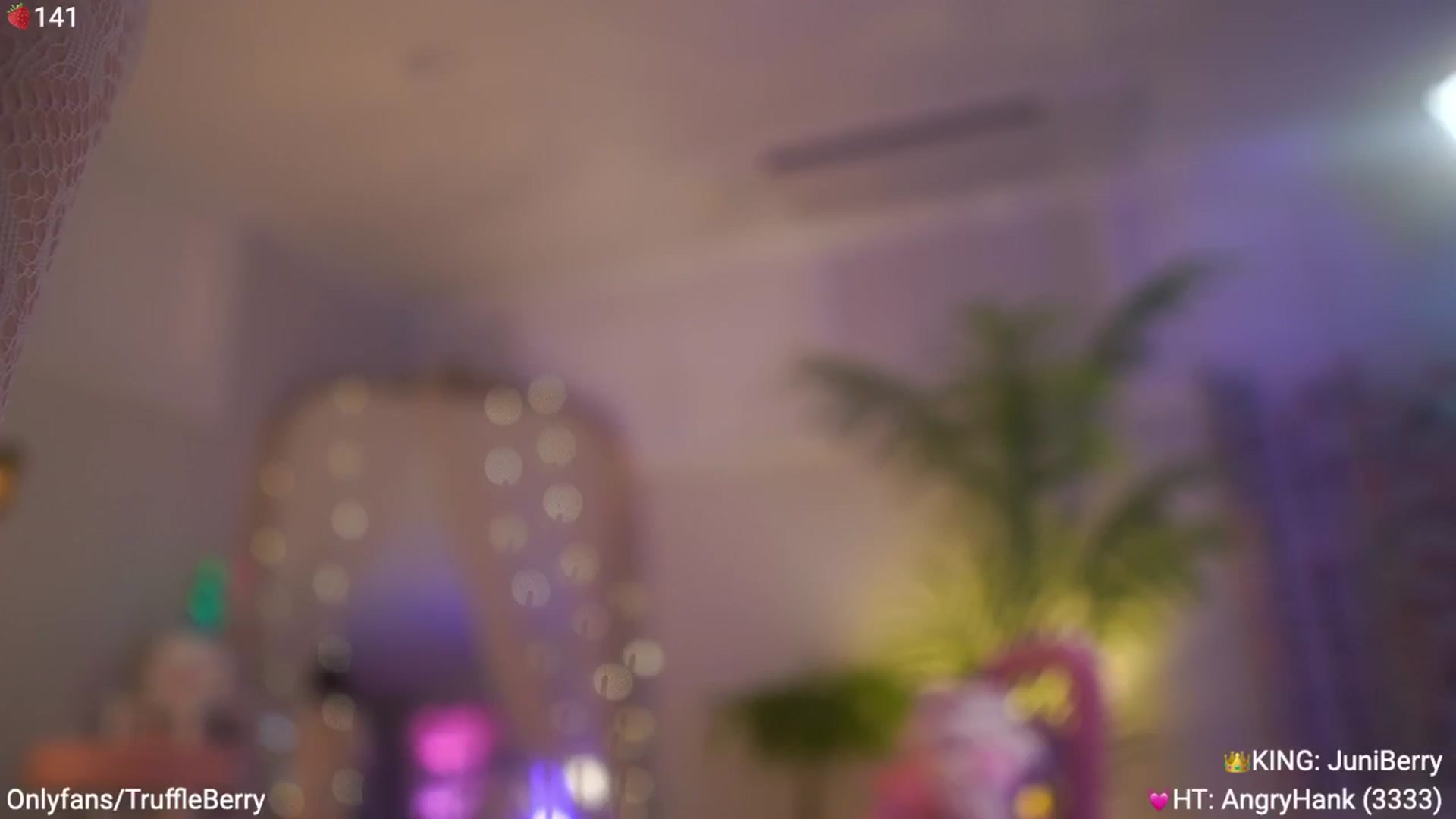 Gallery image thumbnail from AcaiBerry's myfreecams stream on, 04/03/2025, 06:30 image 10 of 20
