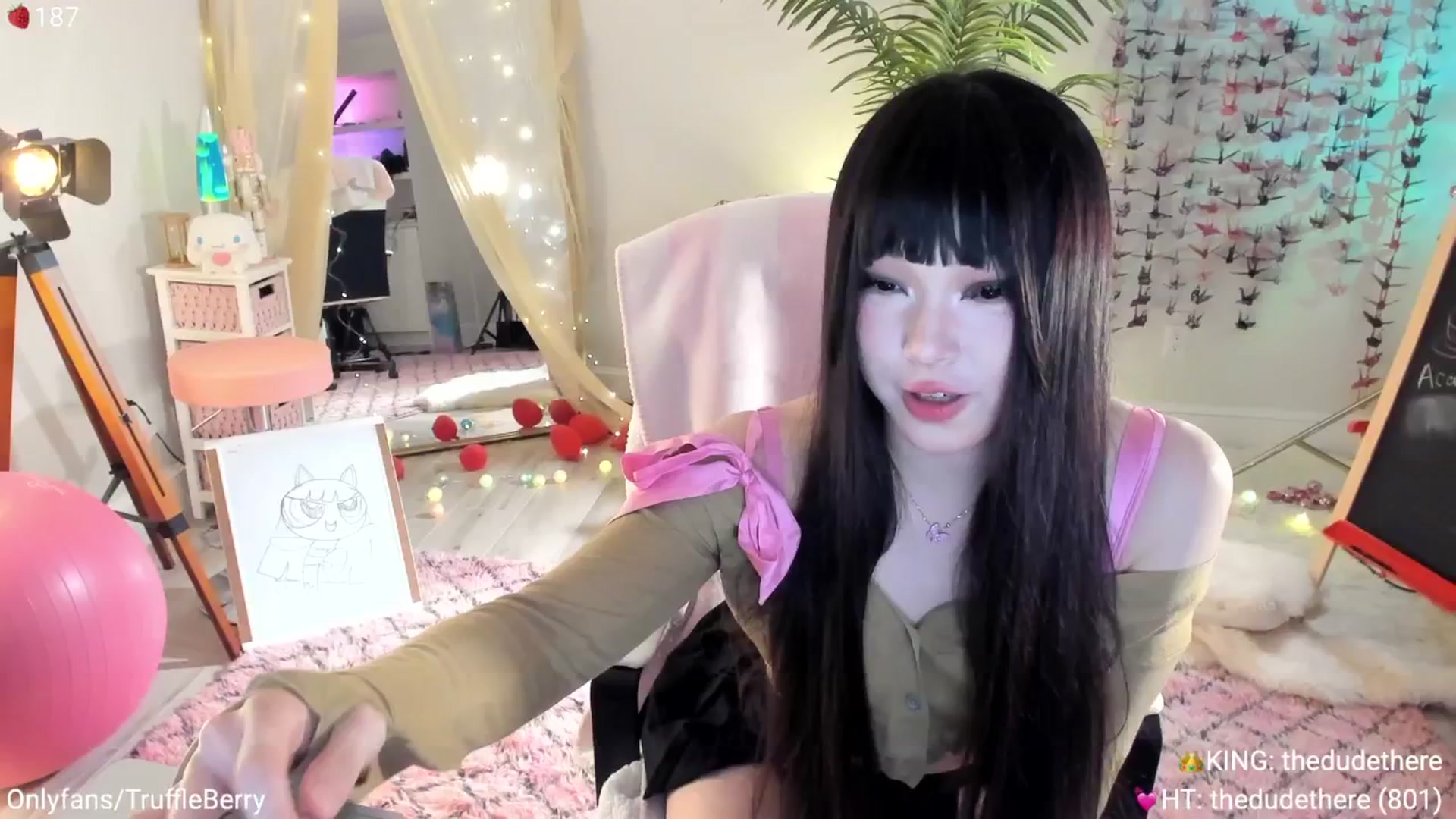 Gallery image thumbnail from AcaiBerry's myfreecams stream on, 04/12/2025, 06:25 image 4 of 20