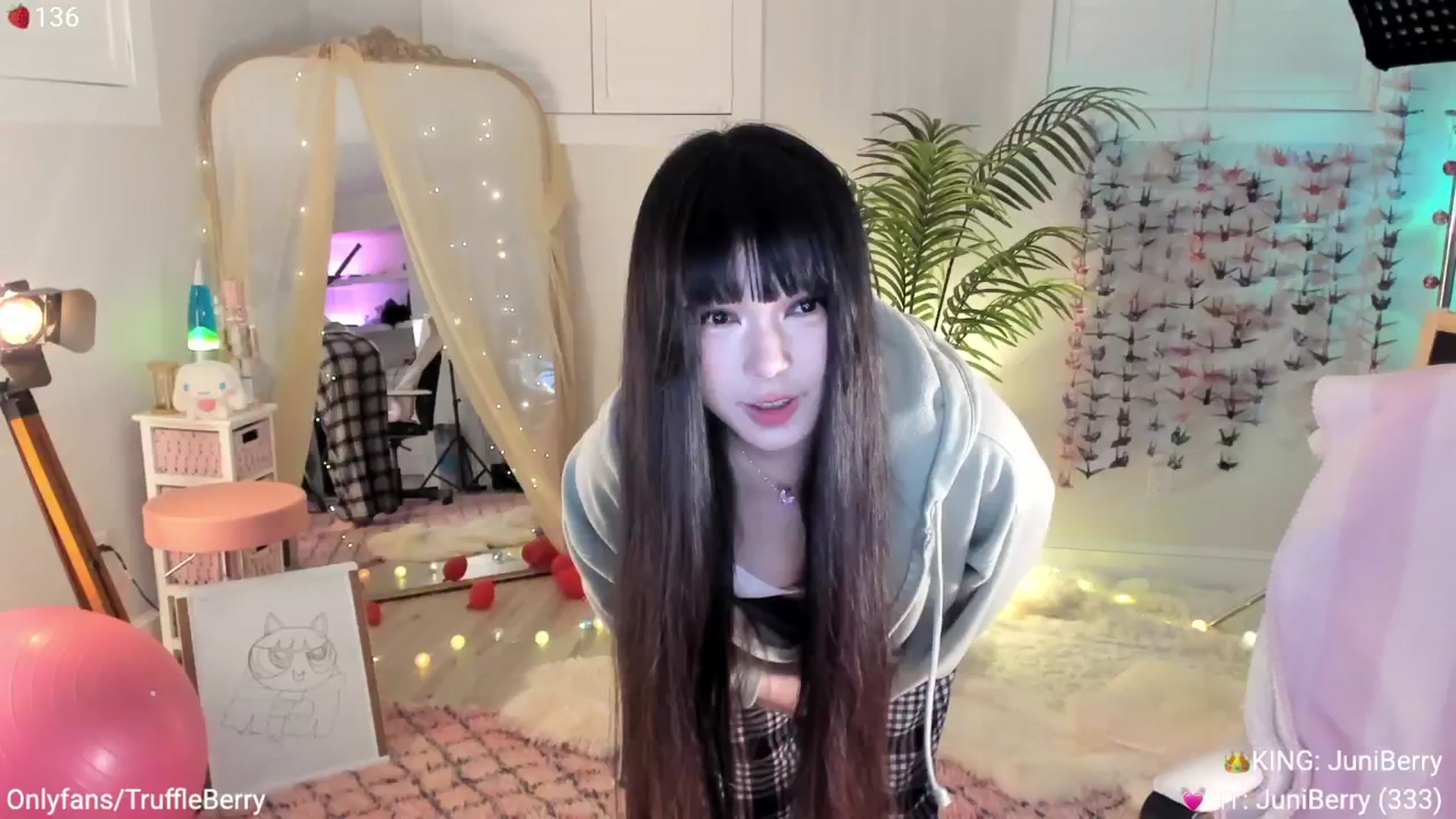 Gallery image thumbnail from AcaiBerry's myfreecams stream on, 04/13/2025, 07:43 image 2 of 20