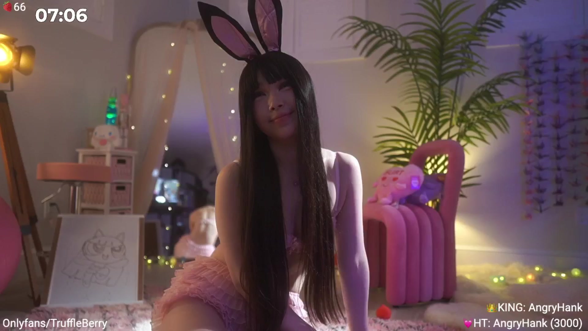 Gallery image thumbnail from AcaiBerry's myfreecams stream on, 04/19/2025, 06:55 image 14 of 20