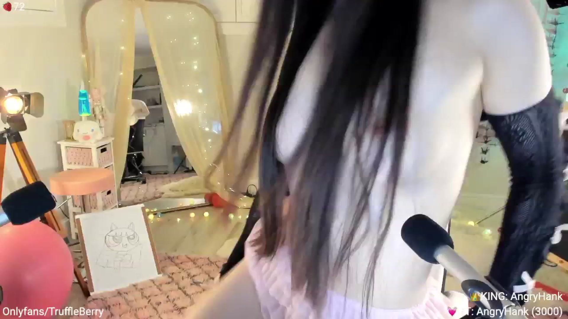 Gallery image thumbnail from AcaiBerry's myfreecams stream on, 04/19/2025, 06:55 image 3 of 20