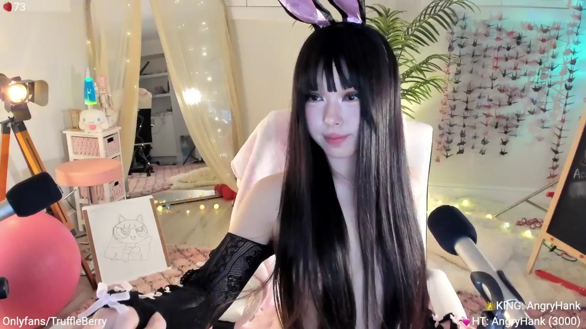 Gallery image thumbnail from AcaiBerry's myfreecams stream on, 04/19/2025, 06:55 image 6 of 20