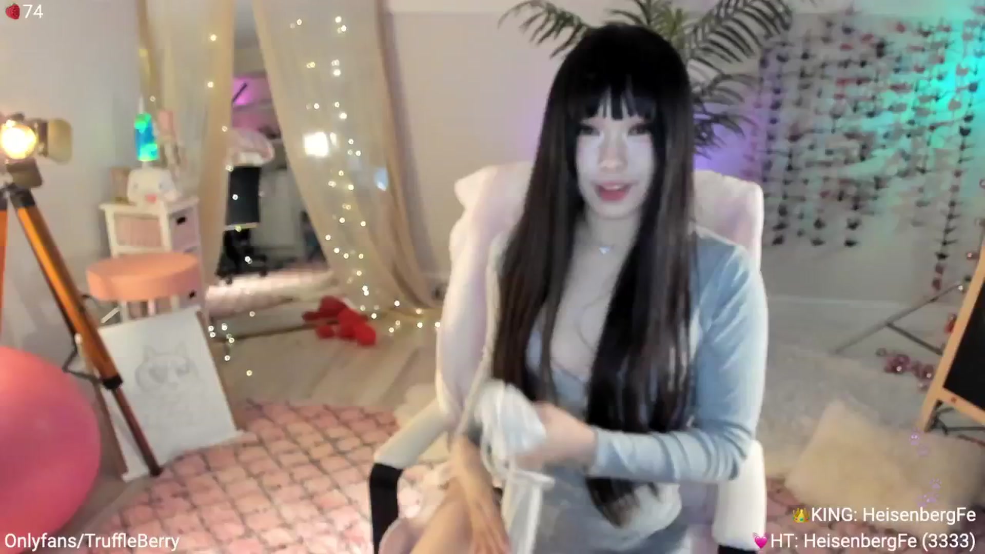 Gallery image thumbnail from AcaiBerry's myfreecams stream on, 04/27/2025, 06:53 image 6 of 20