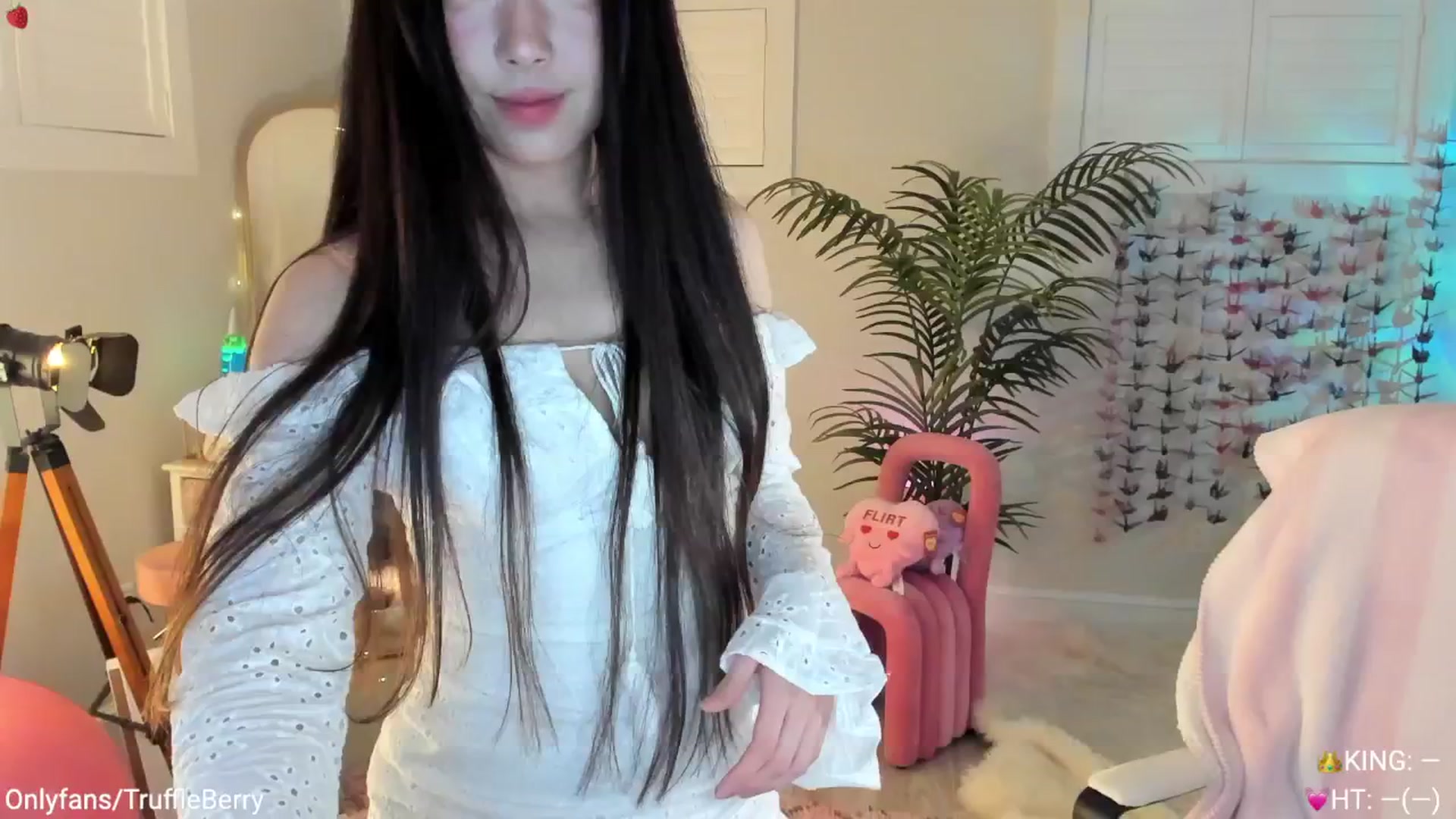 Gallery image thumbnail from AcaiBerry's myfreecams stream on, 05/03/2025, 06:49 image 3 of 20