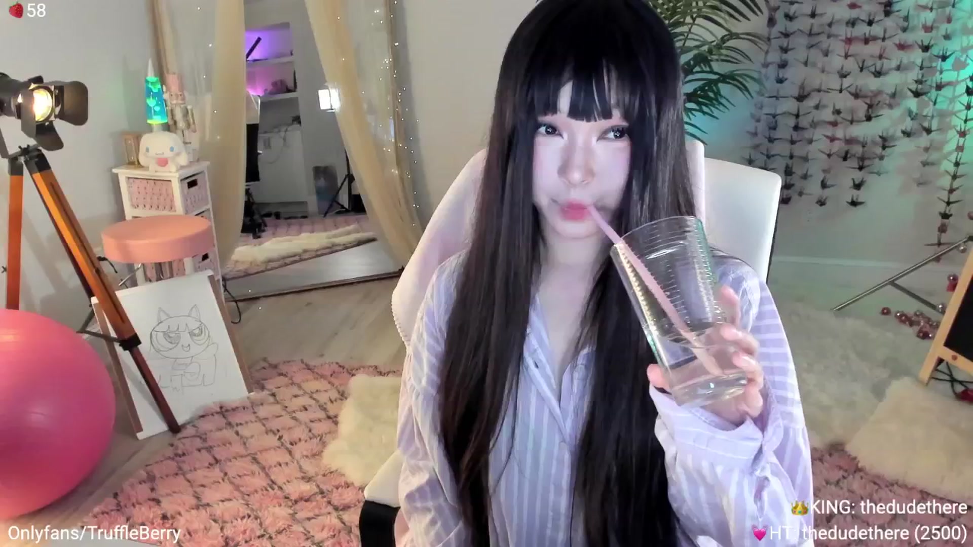 Gallery image thumbnail from AcaiBerry's myfreecams stream on, 05/17/2025, 06:54 image 6 of 20