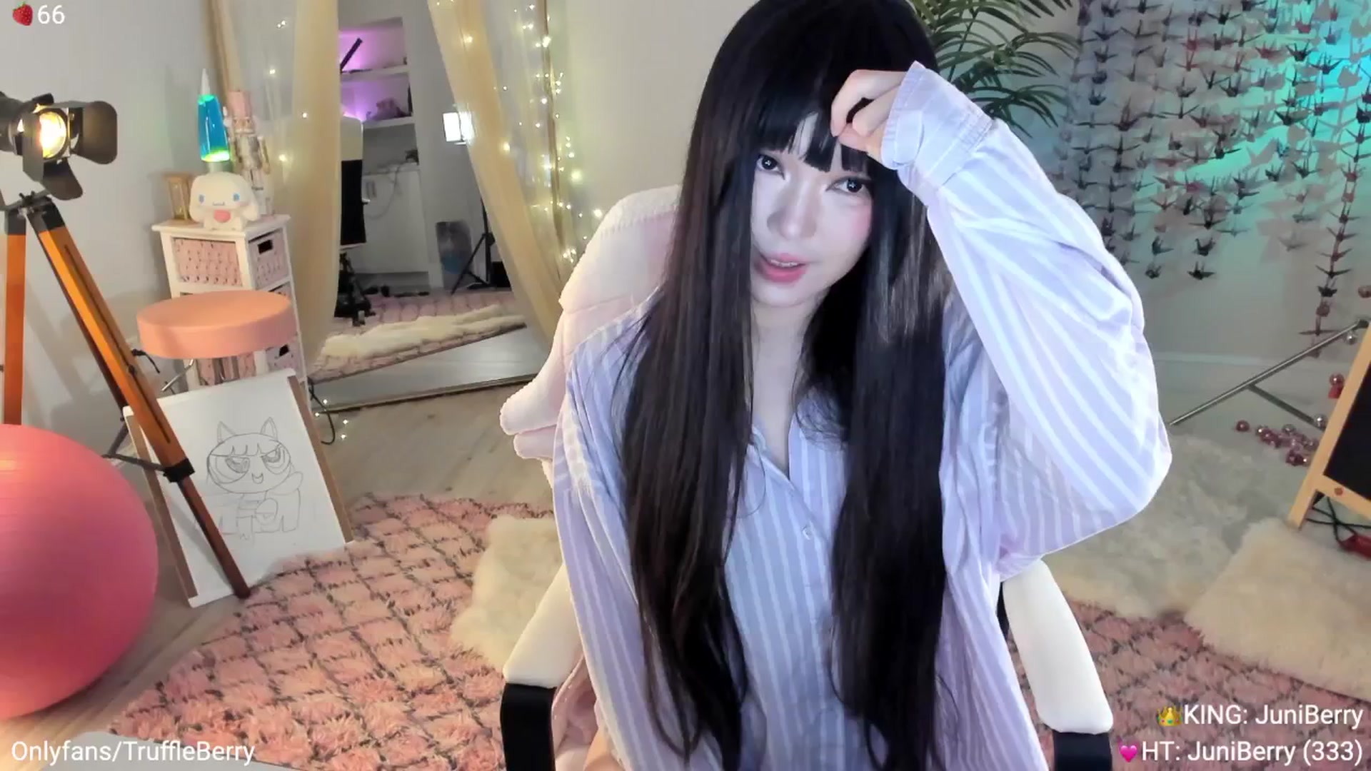 Gallery image thumbnail from AcaiBerry's myfreecams stream on, 05/17/2025, 06:54 image 1 of 20