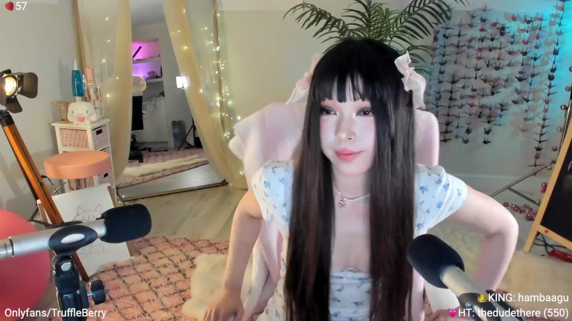 Gallery image thumbnail from AcaiBerry's myfreecams stream on, 05/18/2025, 06:28 image 6 of 20