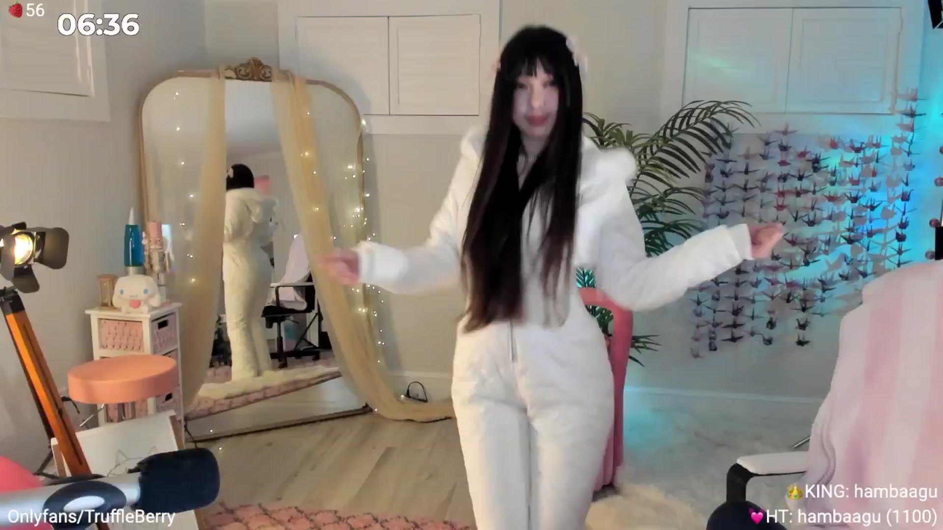 Gallery image thumbnail from AcaiBerry's myfreecams stream on, 05/18/2025, 06:28 image 20 of 20