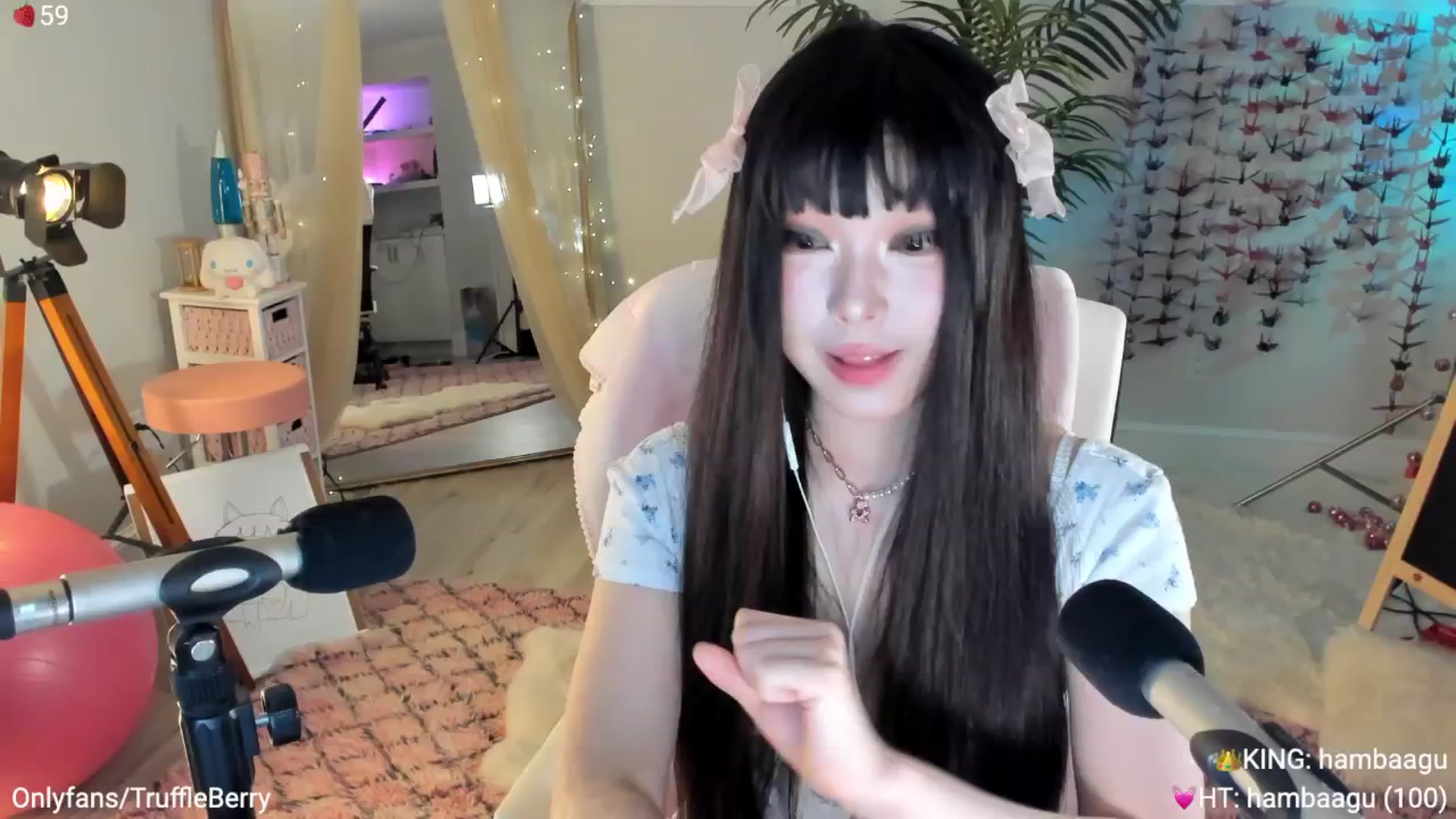 Gallery image thumbnail from AcaiBerry's myfreecams stream on, 05/18/2025, 06:28 image 3 of 20