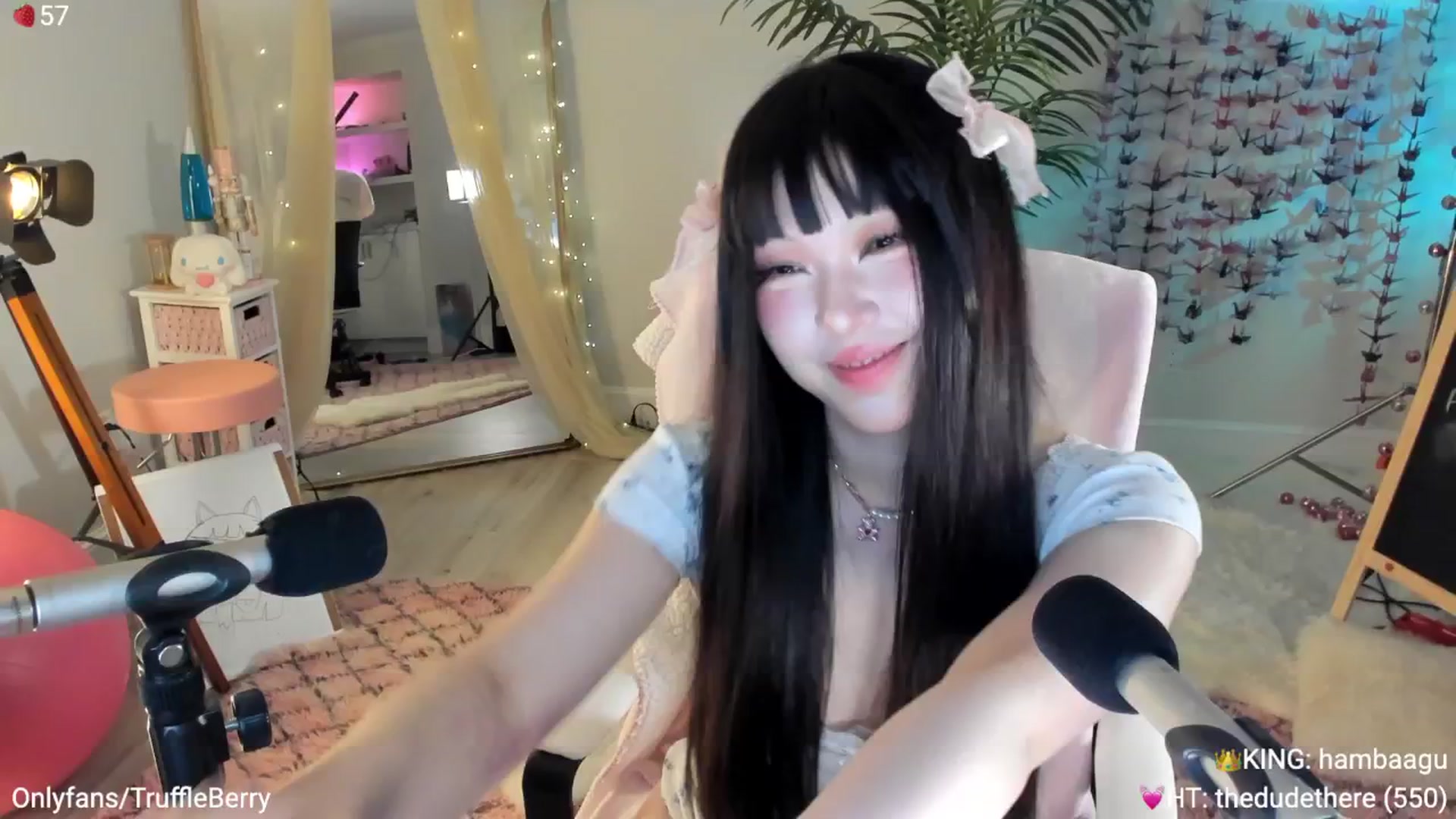 Gallery image thumbnail from AcaiBerry's myfreecams stream on, 05/18/2025, 06:28 image 5 of 20