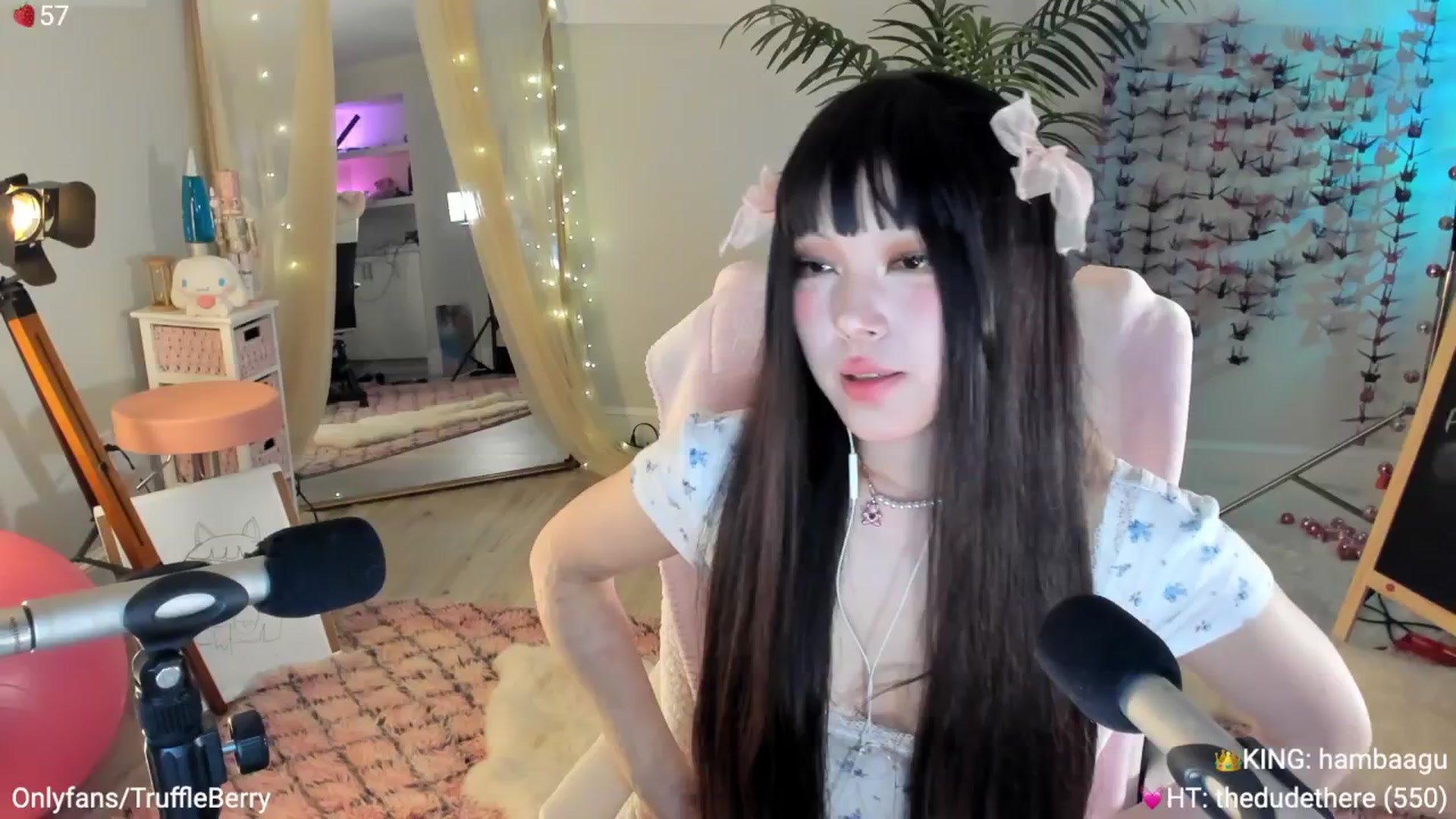 Gallery image thumbnail from AcaiBerry's myfreecams stream on, 05/18/2025, 06:28 image 8 of 20