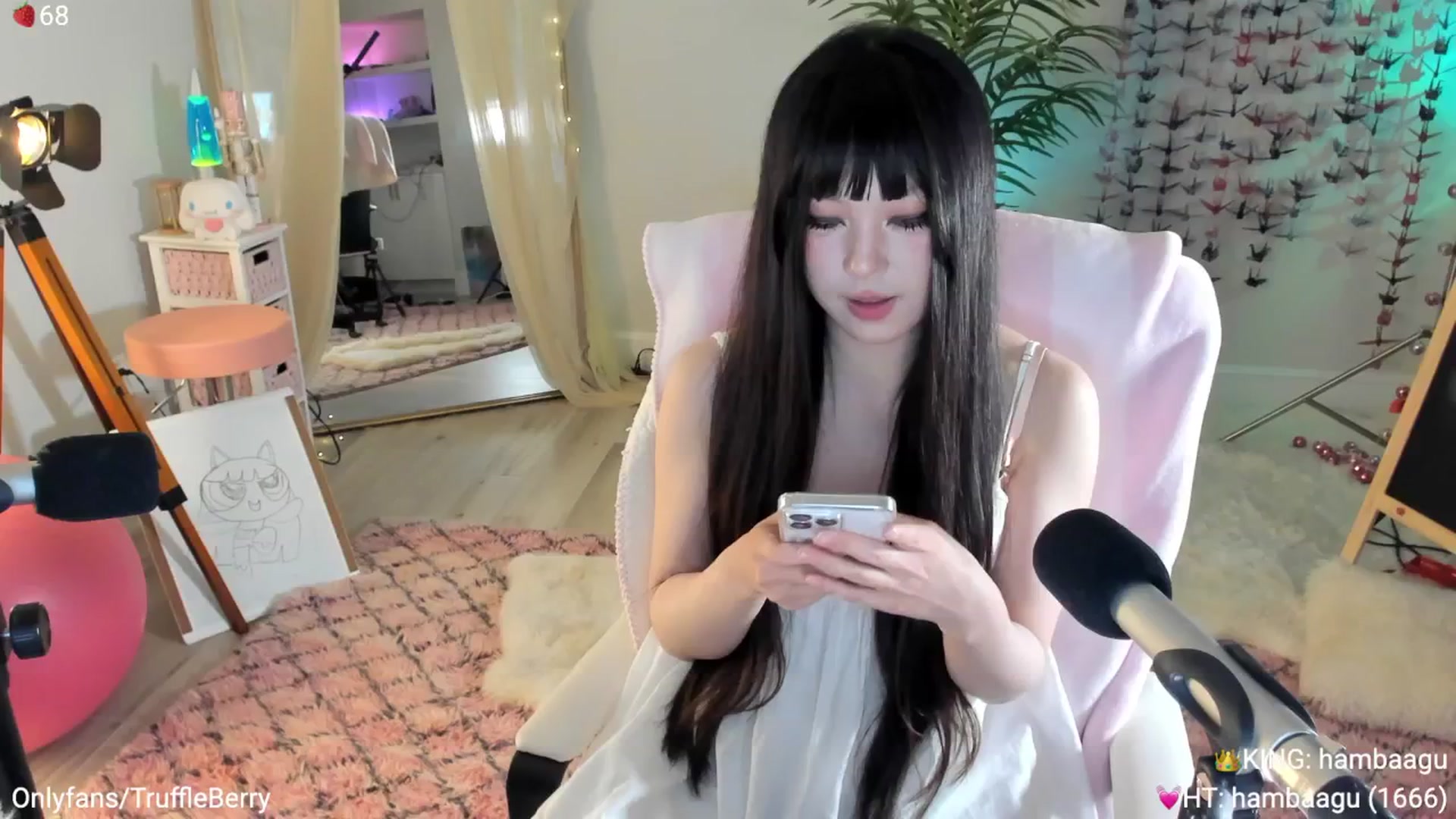Gallery image thumbnail from AcaiBerry's myfreecams stream on, 05/22/2025, 05:56 image 10 of 20