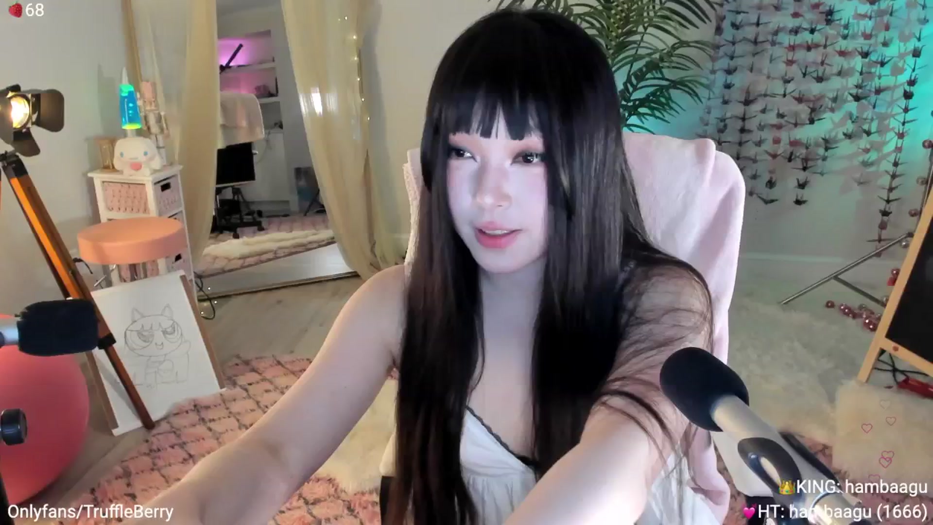 Gallery image thumbnail from AcaiBerry's myfreecams stream on, 05/22/2025, 05:56 image 9 of 20