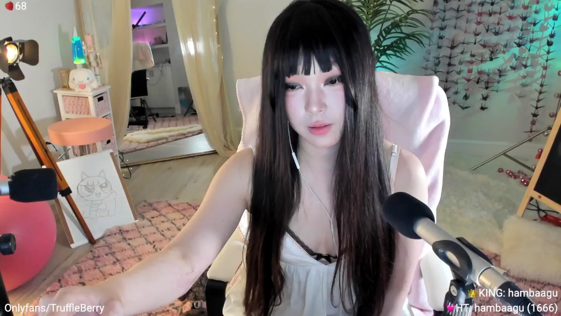 Gallery image thumbnail from AcaiBerry's myfreecams stream on, 05/22/2025, 05:56 image 12 of 20
