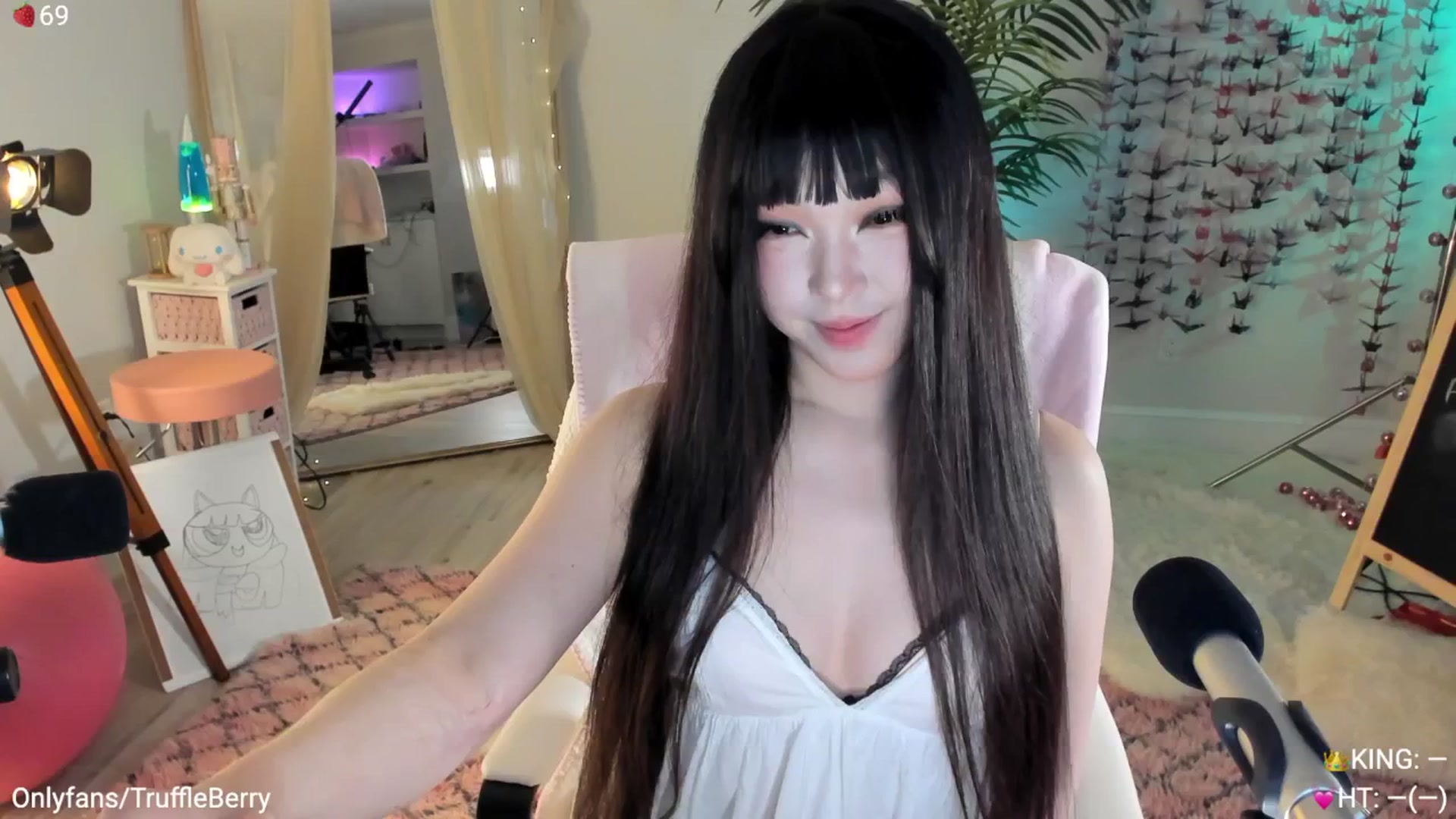 Gallery image thumbnail from AcaiBerry's myfreecams stream on, 05/22/2025, 05:56 image 2 of 20