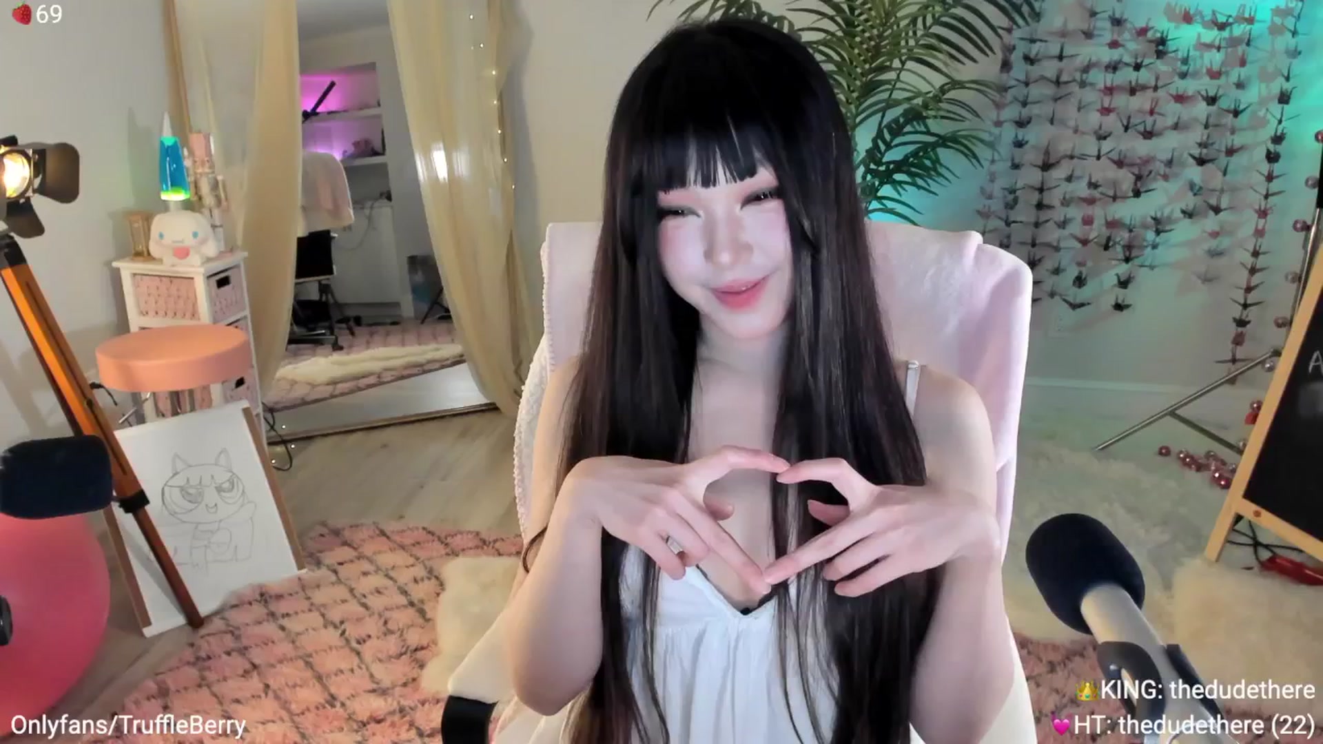 Gallery image thumbnail from AcaiBerry's myfreecams stream on, 05/22/2025, 05:56 image 3 of 20