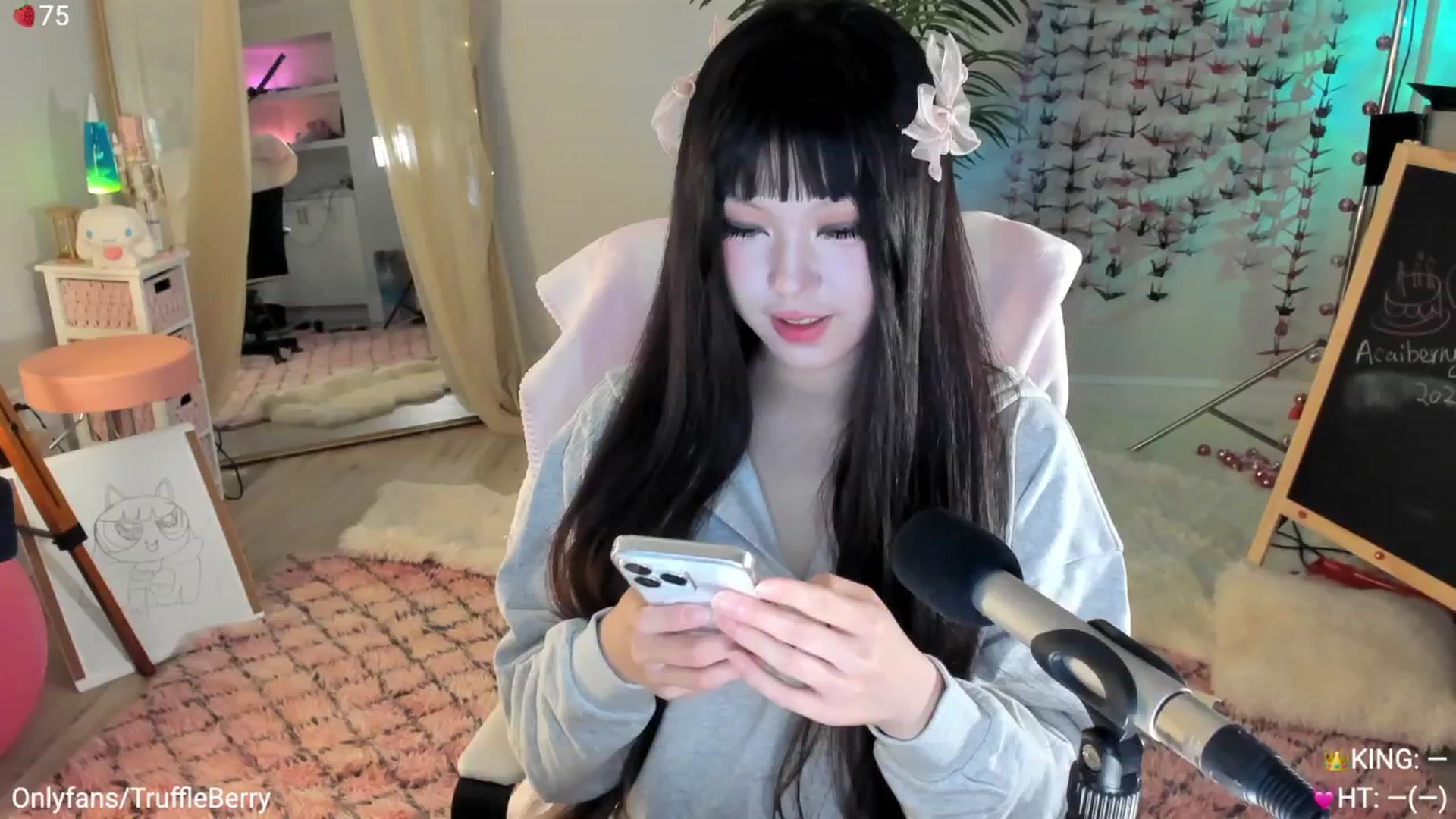 Gallery image thumbnail from AcaiBerry's myfreecams stream on, 05/24/2025, 07:08 image 1 of 20