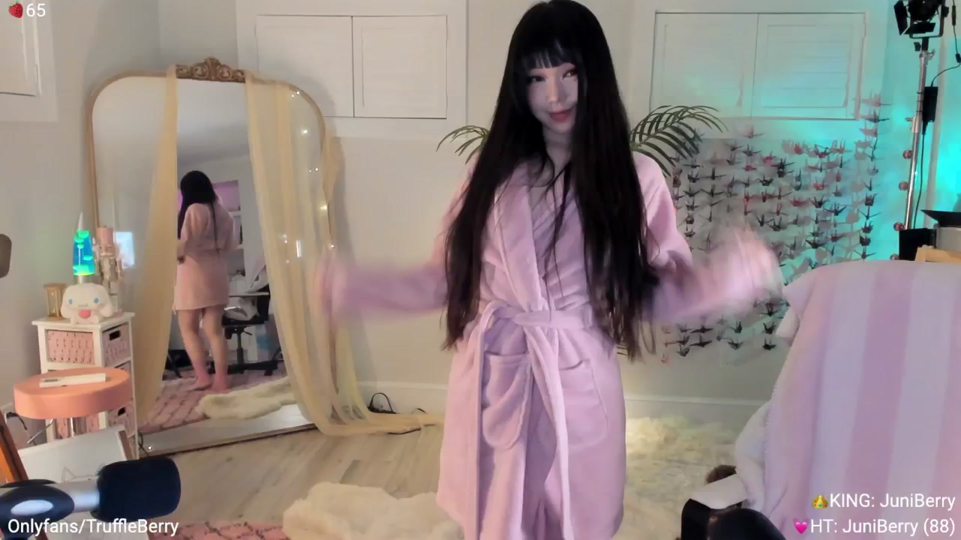 Gallery image thumbnail from AcaiBerry's myfreecams stream on, 05/31/2025, 07:01 image 3 of 20