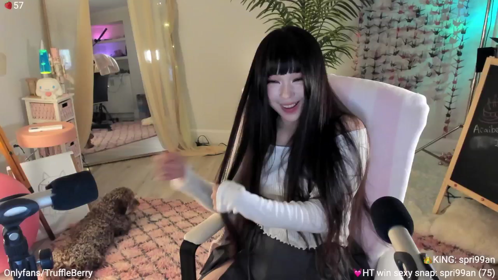 Gallery image thumbnail from AcaiBerry's myfreecams stream on, 06/08/2025, 06:55 image 2 of 20