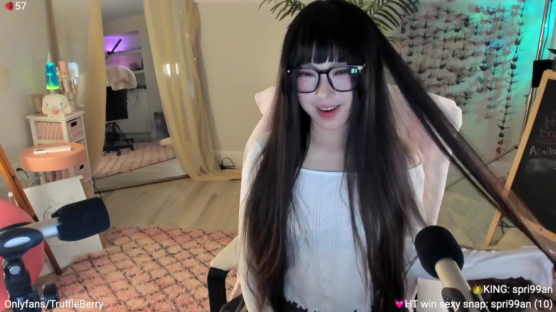 Gallery image thumbnail from AcaiBerry's myfreecams stream on, 06/08/2025, 06:55 image 1 of 20