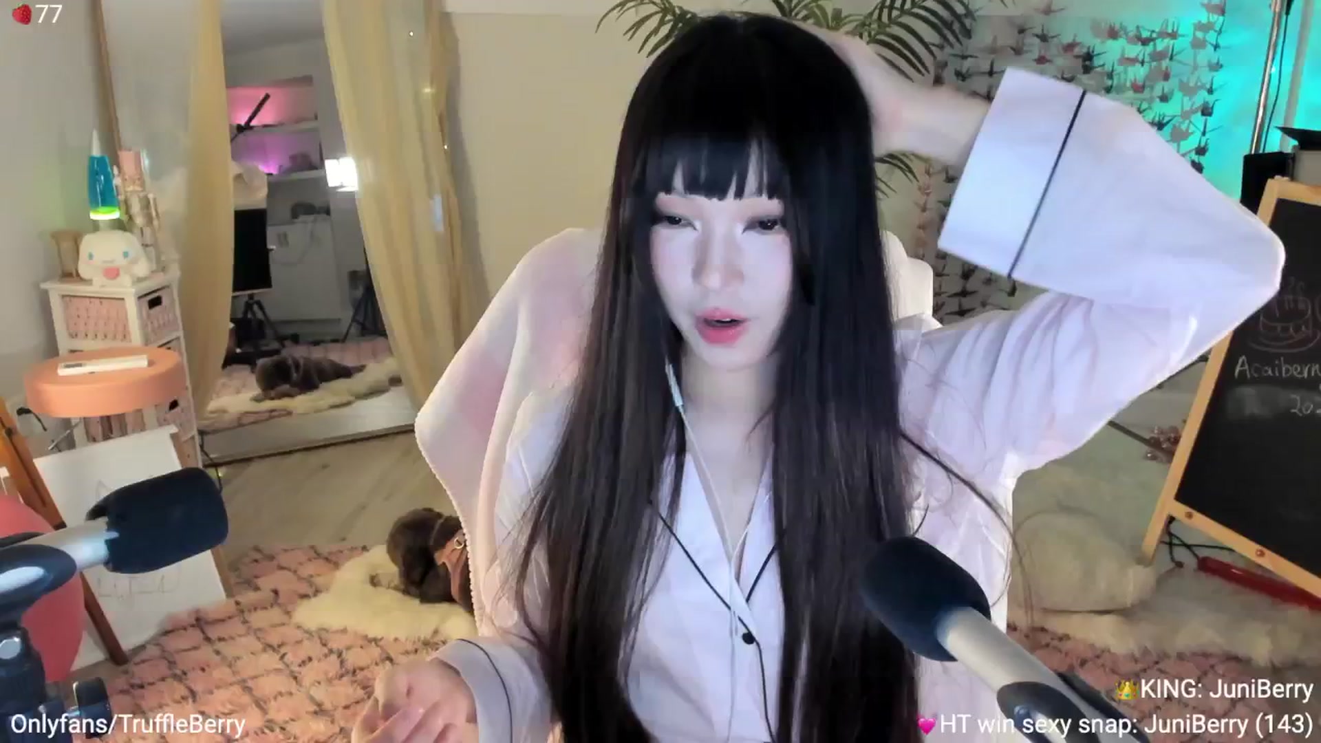 Gallery image thumbnail from AcaiBerry's myfreecams stream on, 06/12/2025, 05:42 image 1 of 20