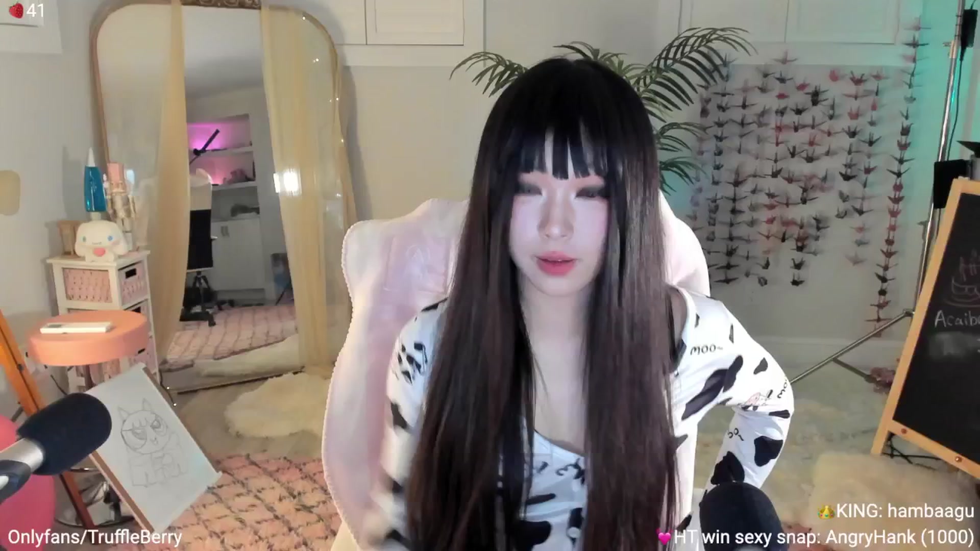 Gallery image thumbnail from AcaiBerry's myfreecams stream on, 06/28/2025, 06:10 image 5 of 20