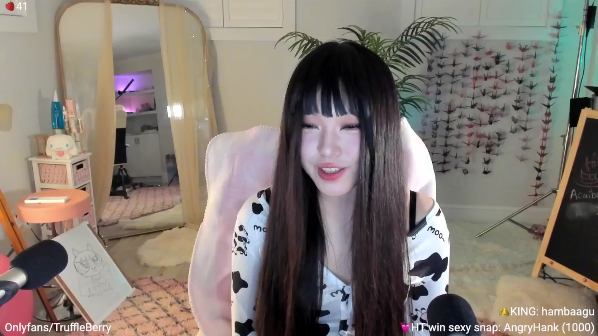 Gallery image thumbnail from AcaiBerry's myfreecams stream on, 06/28/2025, 06:10 image 6 of 20