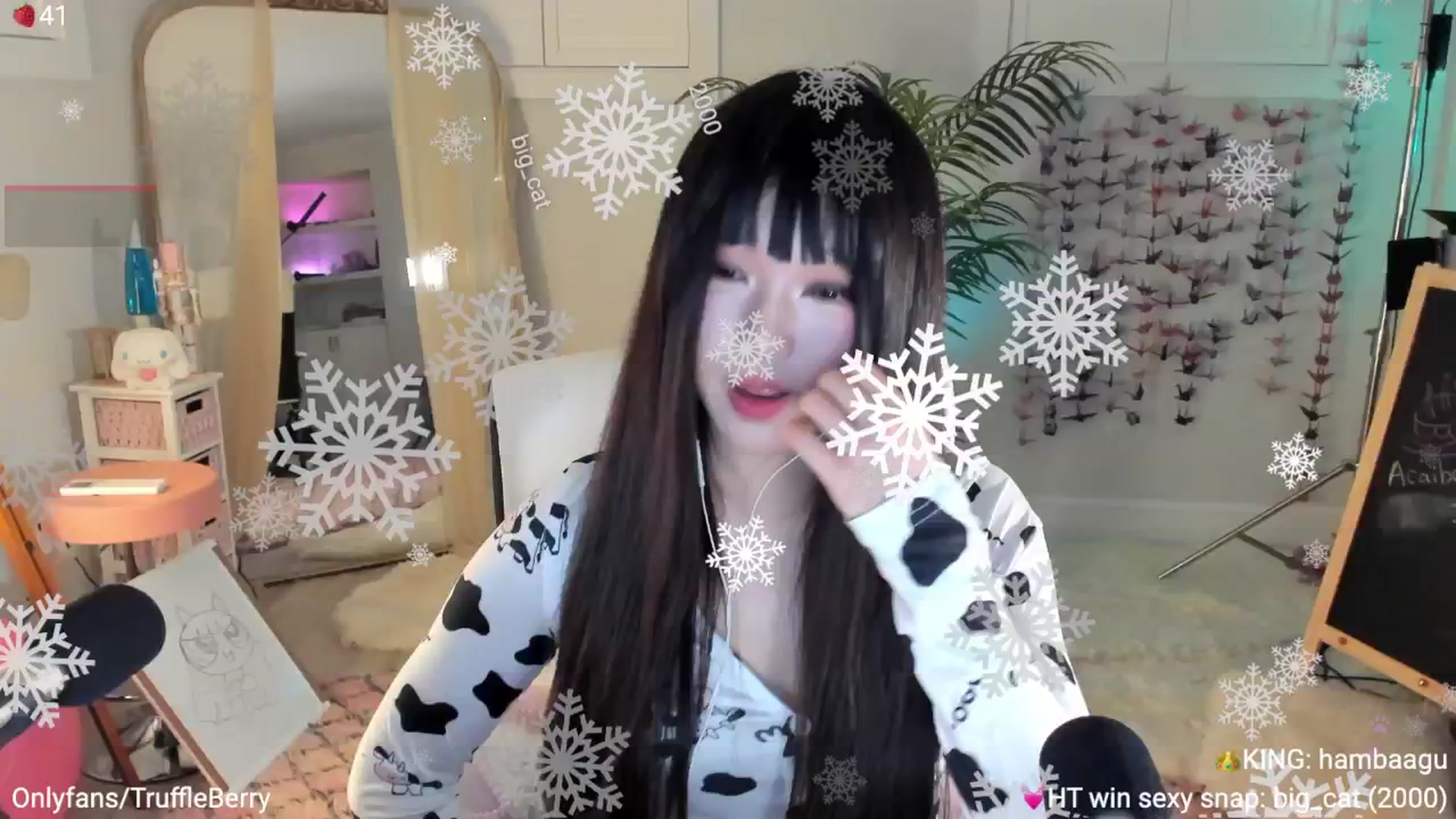 Gallery image thumbnail from AcaiBerry's myfreecams stream on, 06/28/2025, 06:10 image 7 of 20