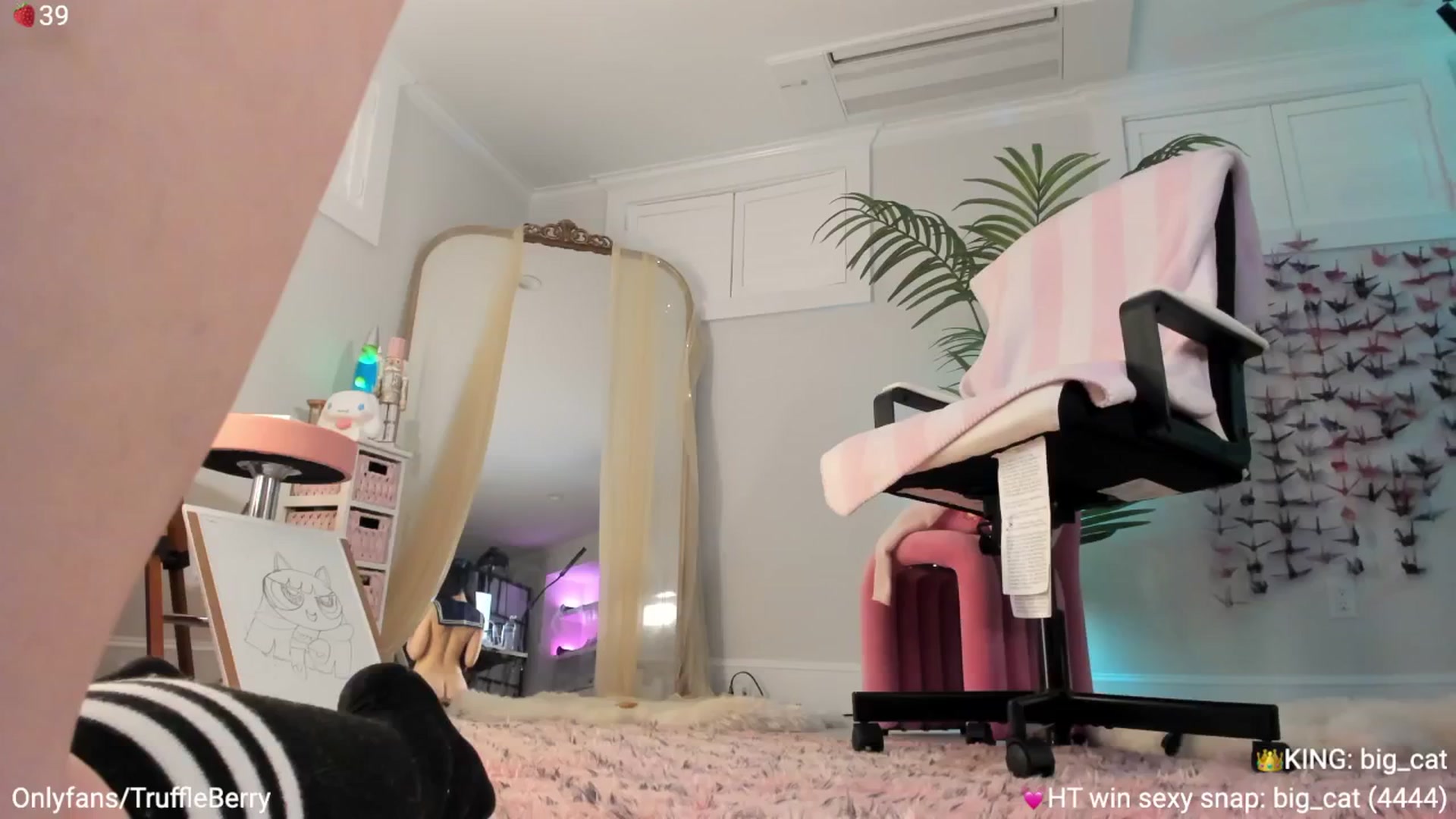 Gallery image thumbnail from AcaiBerry's myfreecams stream on, 06/29/2025, 06:26 image 17 of 20