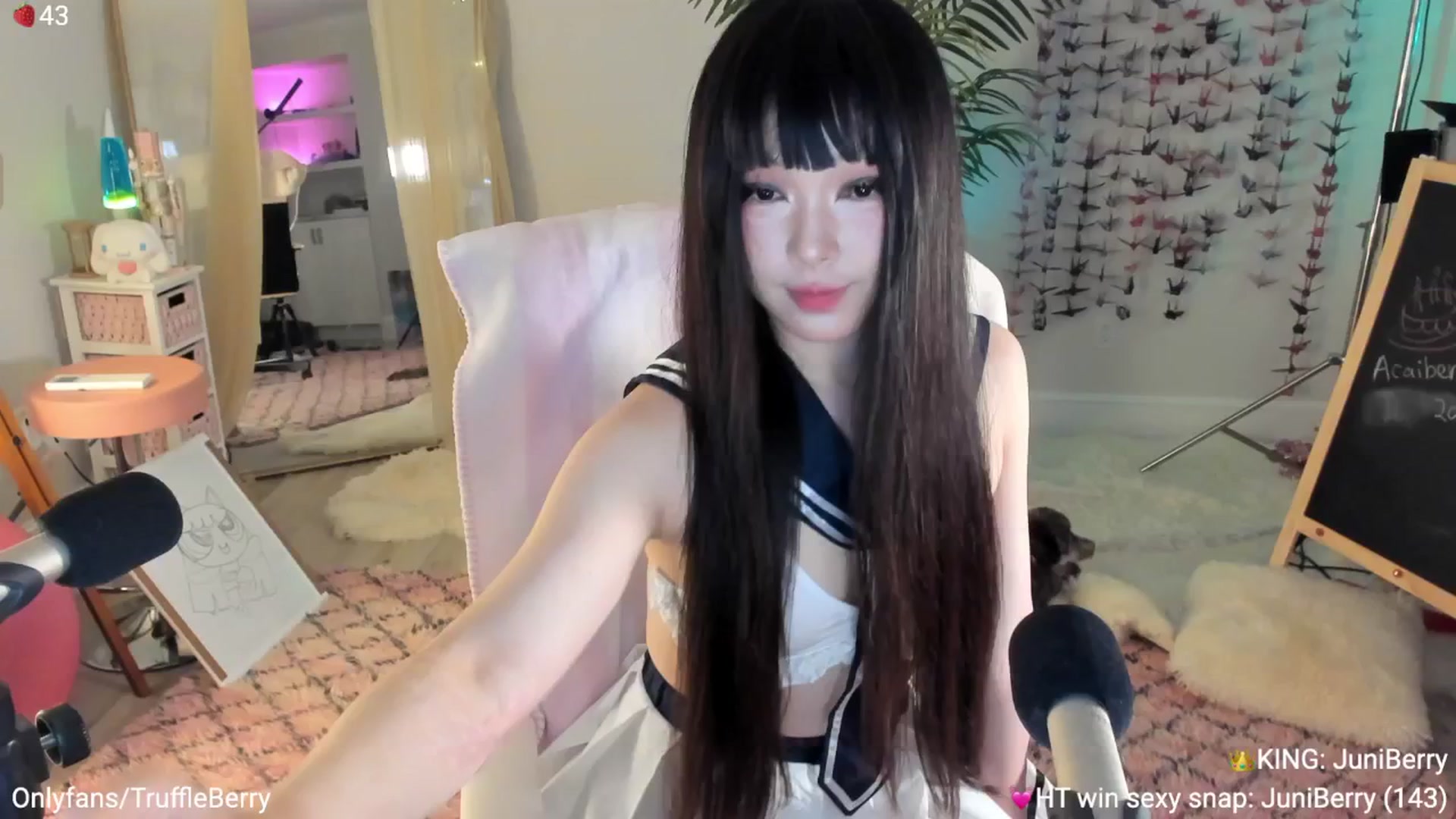 Gallery image thumbnail from AcaiBerry's myfreecams stream on, 06/29/2025, 06:26 image 2 of 20