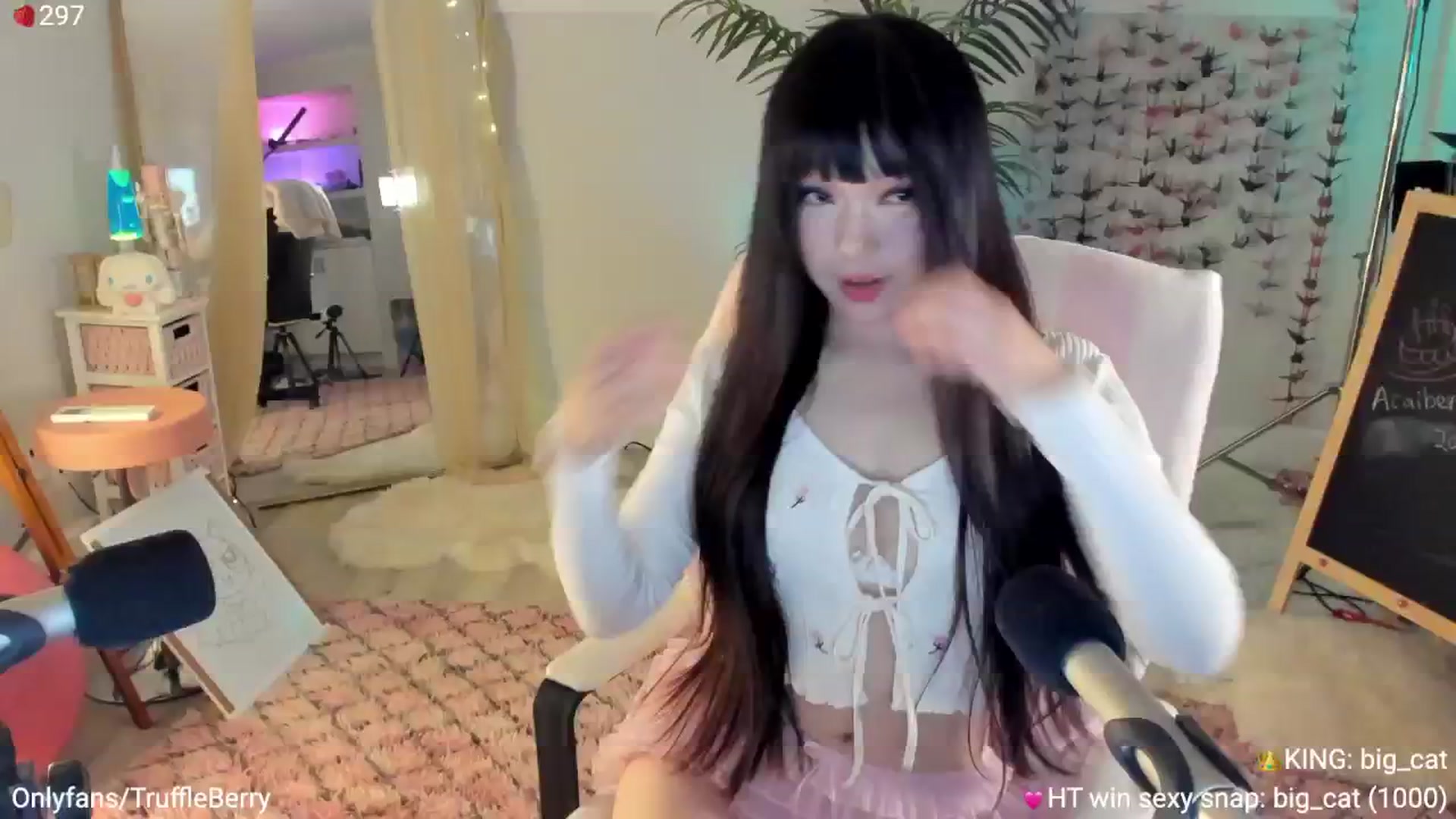 Gallery image thumbnail from AcaiBerry's myfreecams stream on, 07/03/2025, 04:25 image 11 of 20