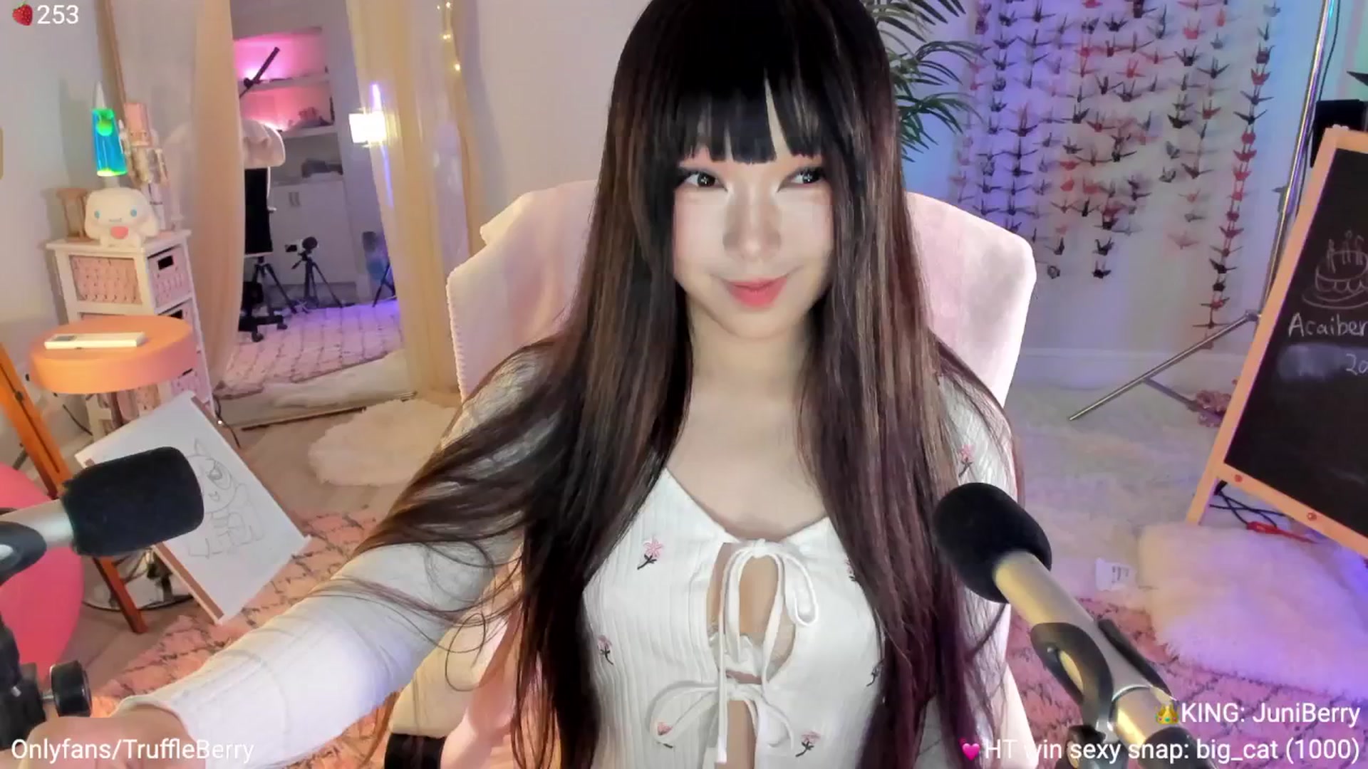 Gallery image thumbnail from AcaiBerry's myfreecams stream on, 07/03/2025, 04:25 image 17 of 20
