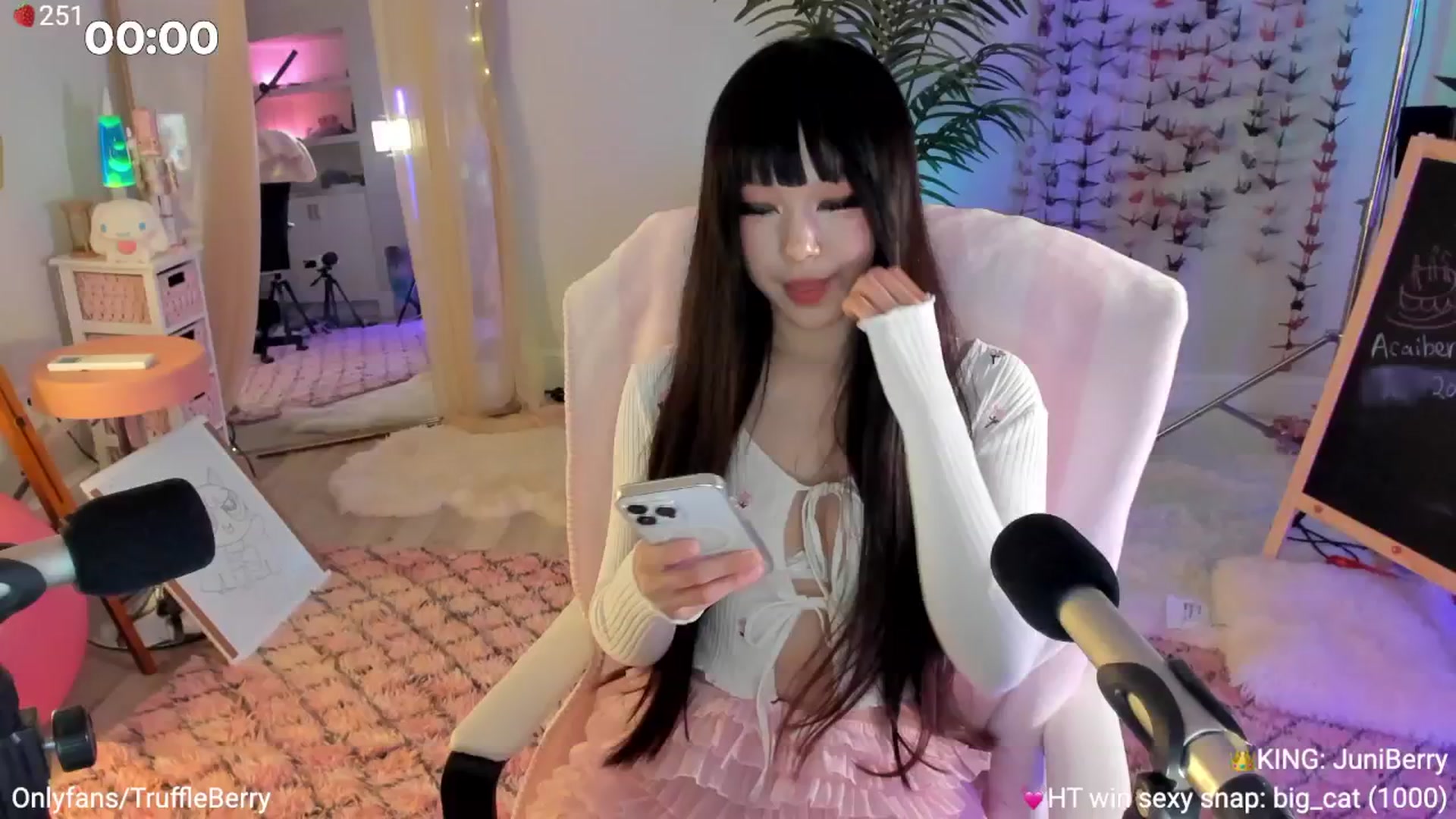 Gallery image thumbnail from AcaiBerry's myfreecams stream on, 07/03/2025, 04:25 image 16 of 20