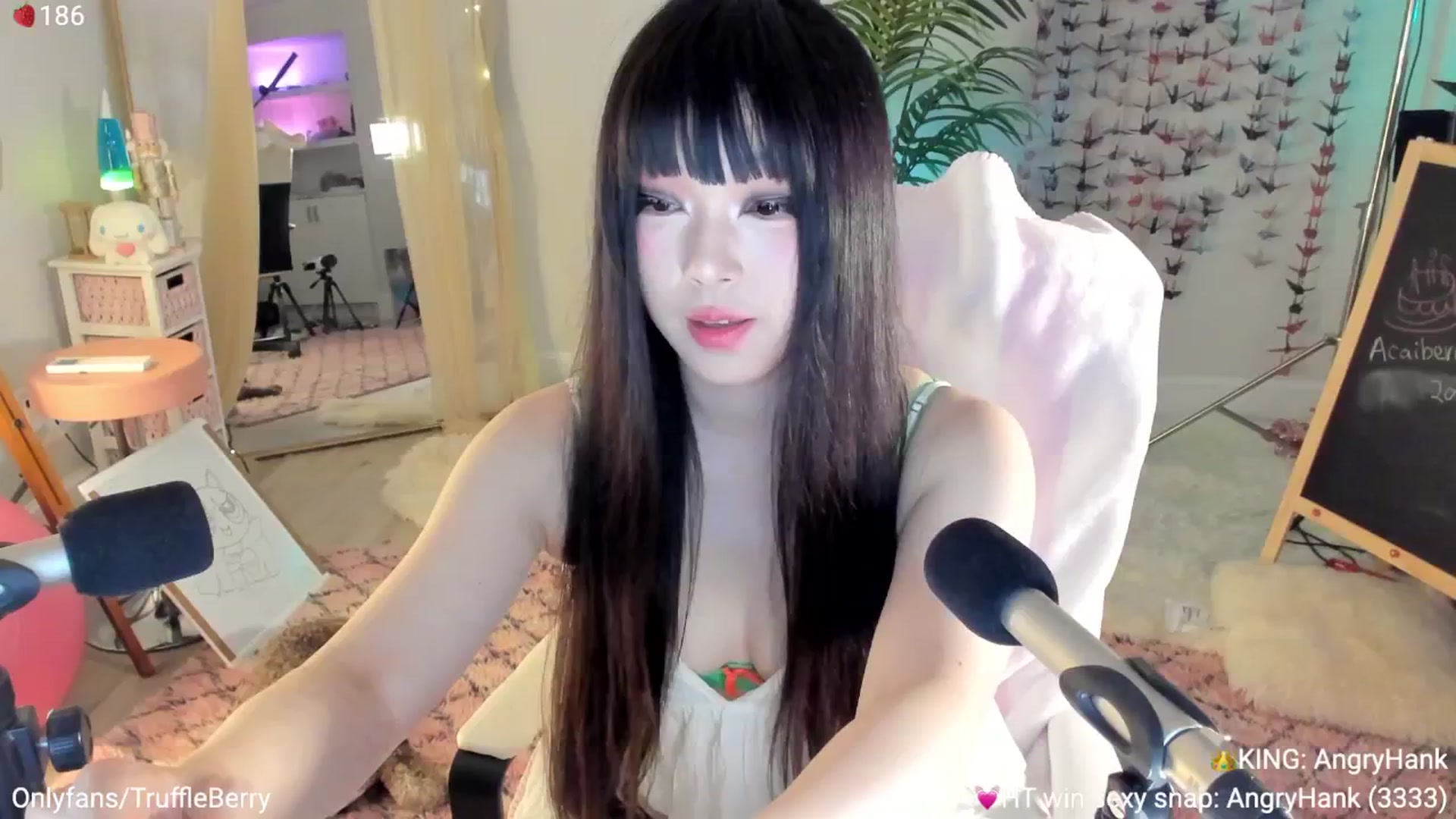 Gallery image thumbnail from AcaiBerry's myfreecams stream on, 07/05/2025, 07:18 image 3 of 20