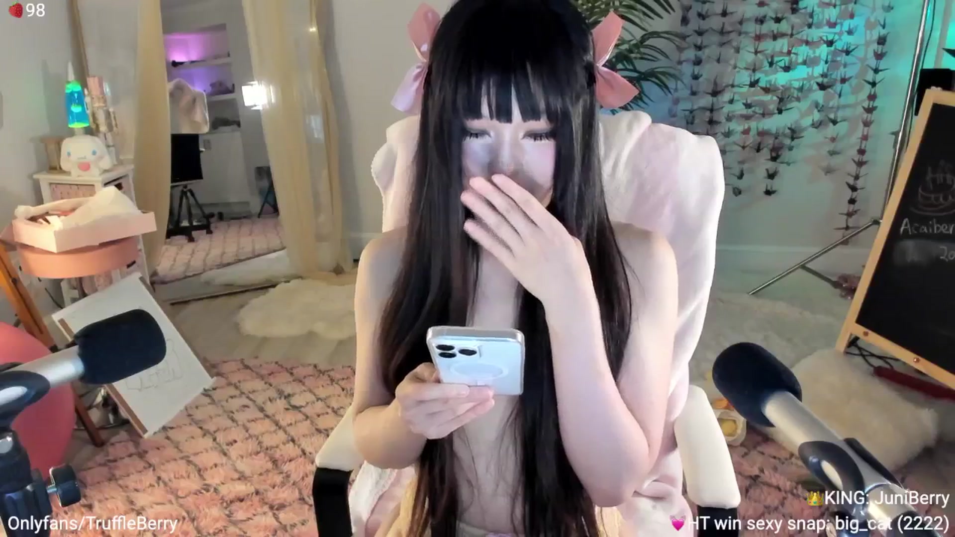 Gallery image thumbnail from AcaiBerry's myfreecams stream on, 07/12/2025, 07:28 image 16 of 20