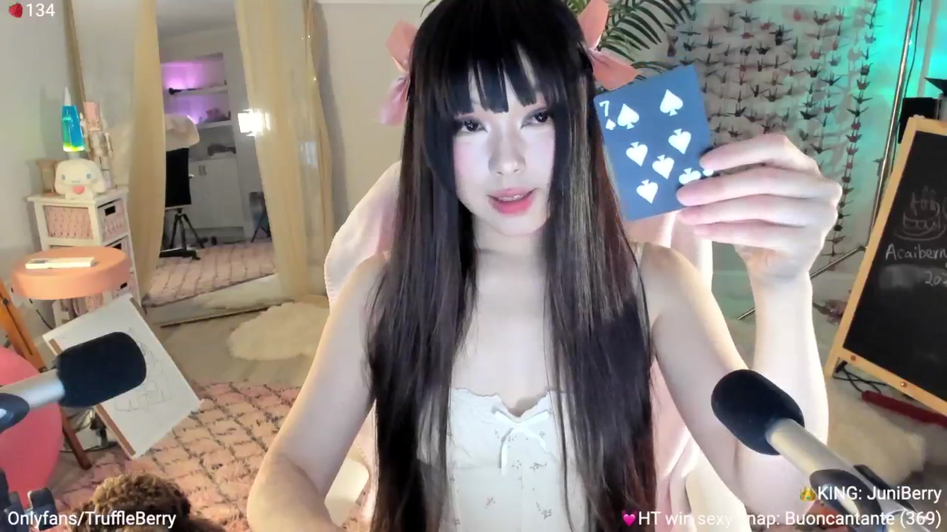 Gallery image thumbnail from AcaiBerry's myfreecams stream on, 07/12/2025, 07:28 image 2 of 20