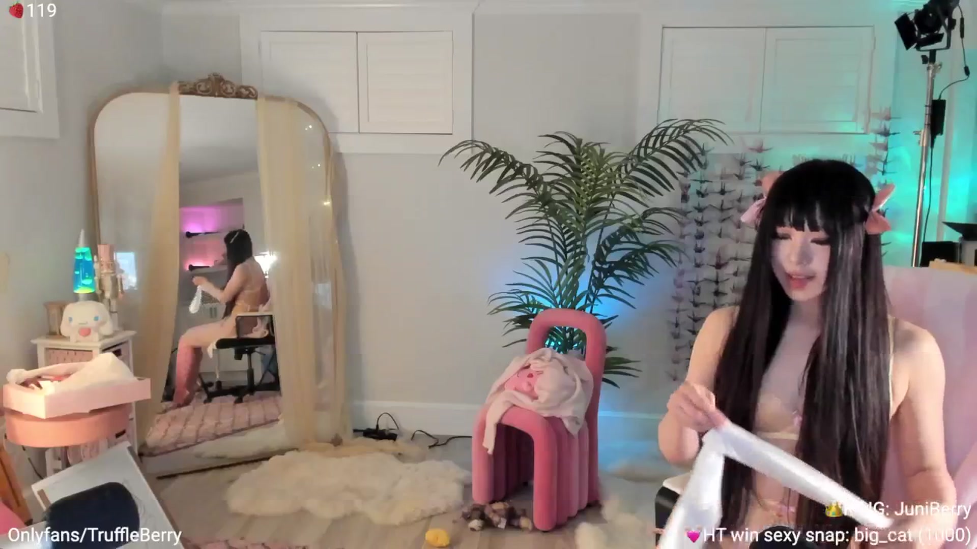 Gallery image thumbnail from AcaiBerry's myfreecams stream on, 07/12/2025, 07:28 image 4 of 20
