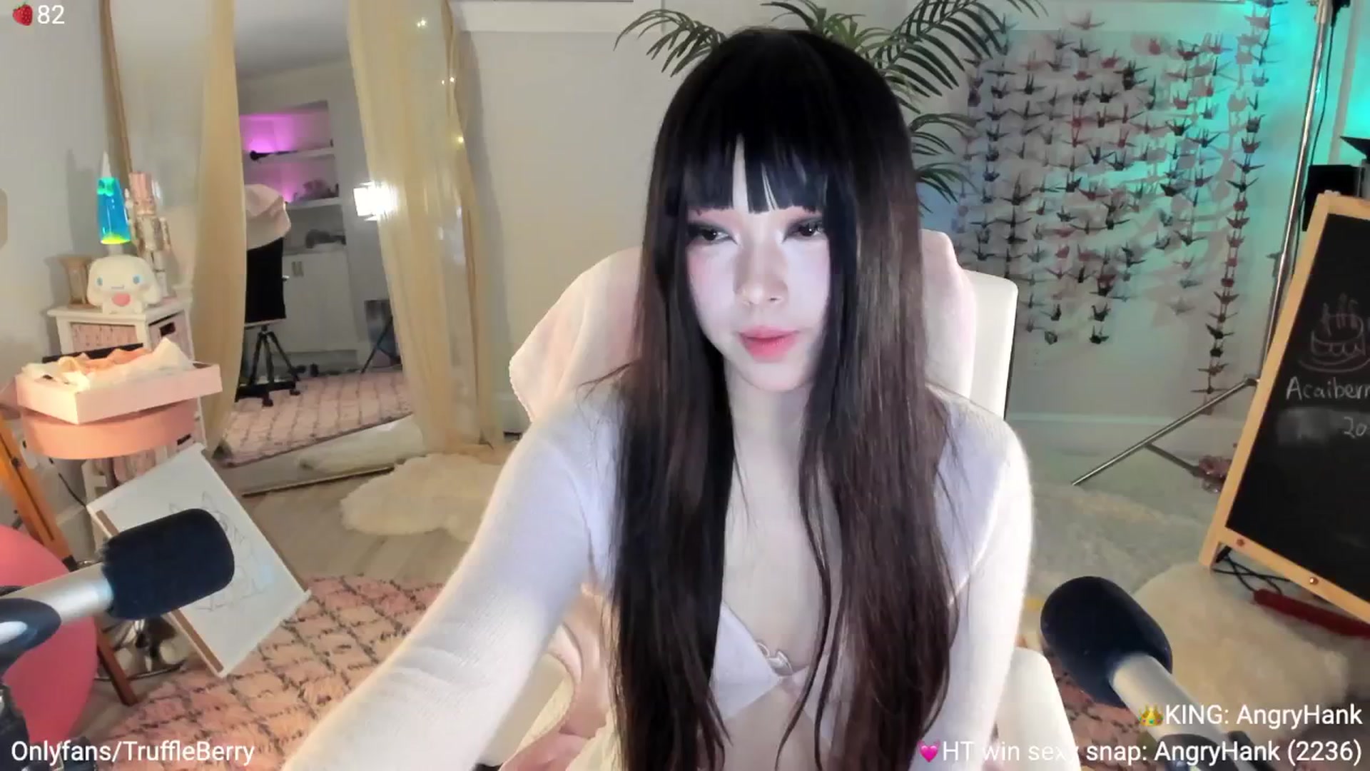 Gallery image thumbnail from AcaiBerry's myfreecams stream on, 07/13/2025, 07:19 image 7 of 20