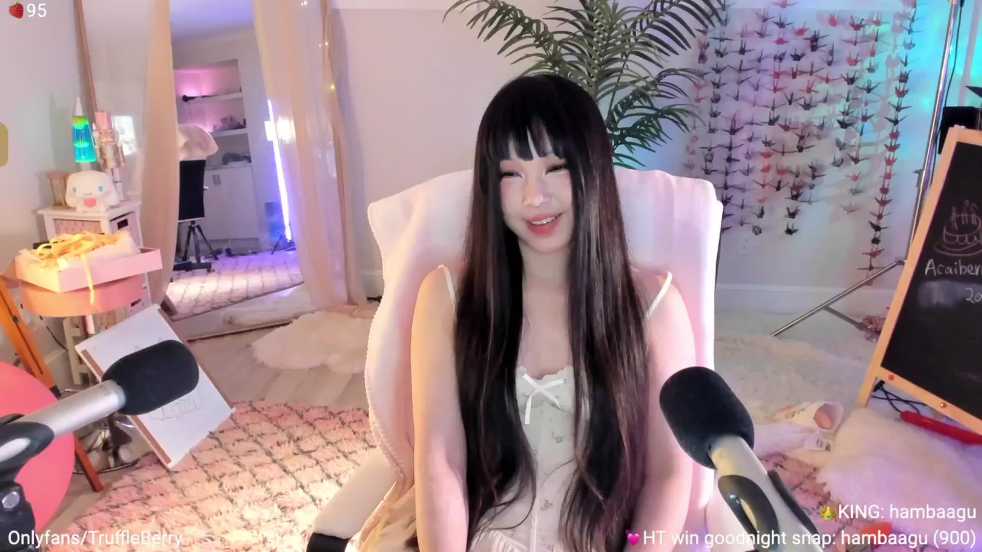 Gallery image thumbnail from AcaiBerry's myfreecams stream on, 07/17/2025, 07:21 image 10 of 20