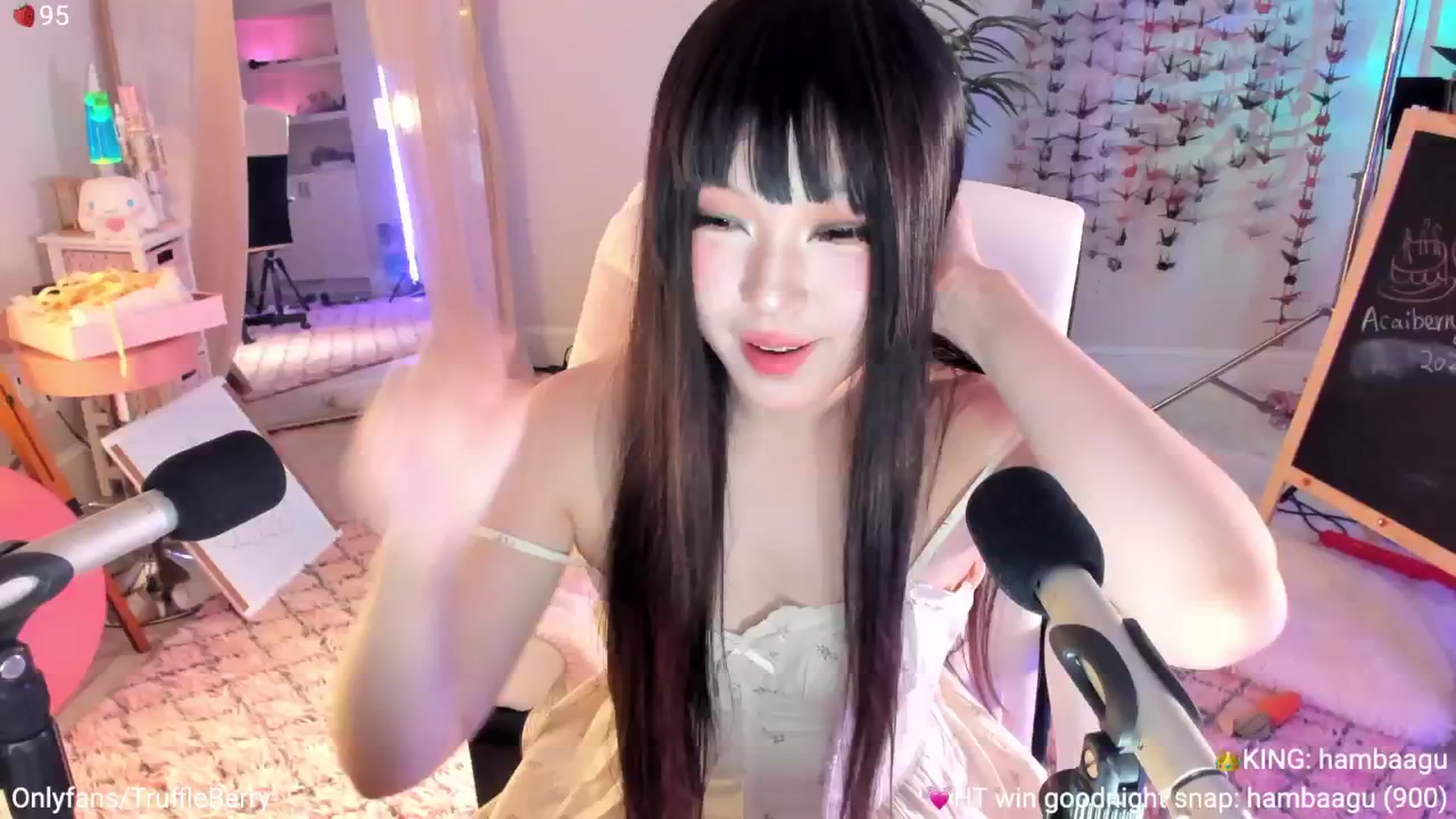 Gallery image thumbnail from AcaiBerry's myfreecams stream on, 07/17/2025, 07:21 image 9 of 20